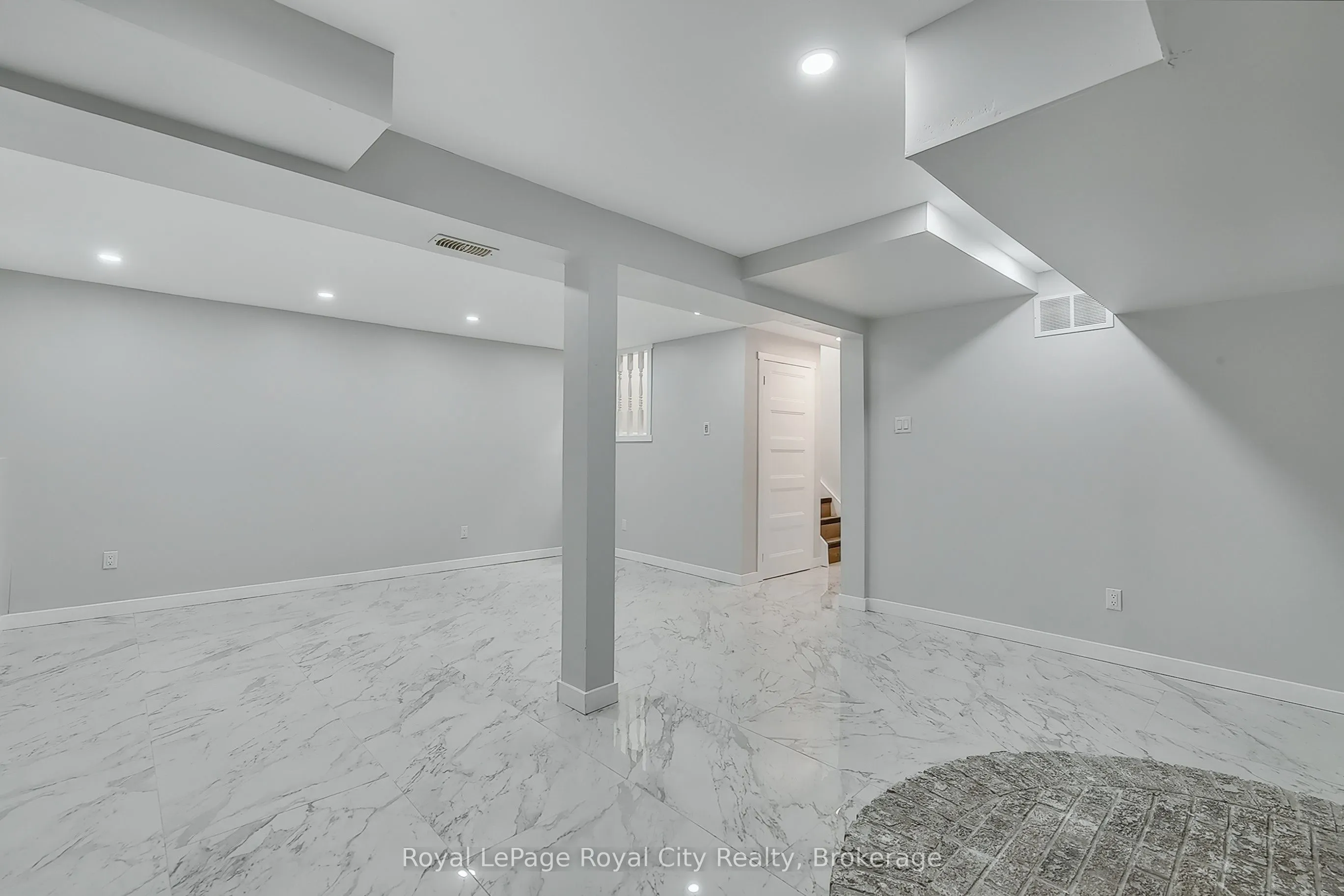 691 College Avenue W