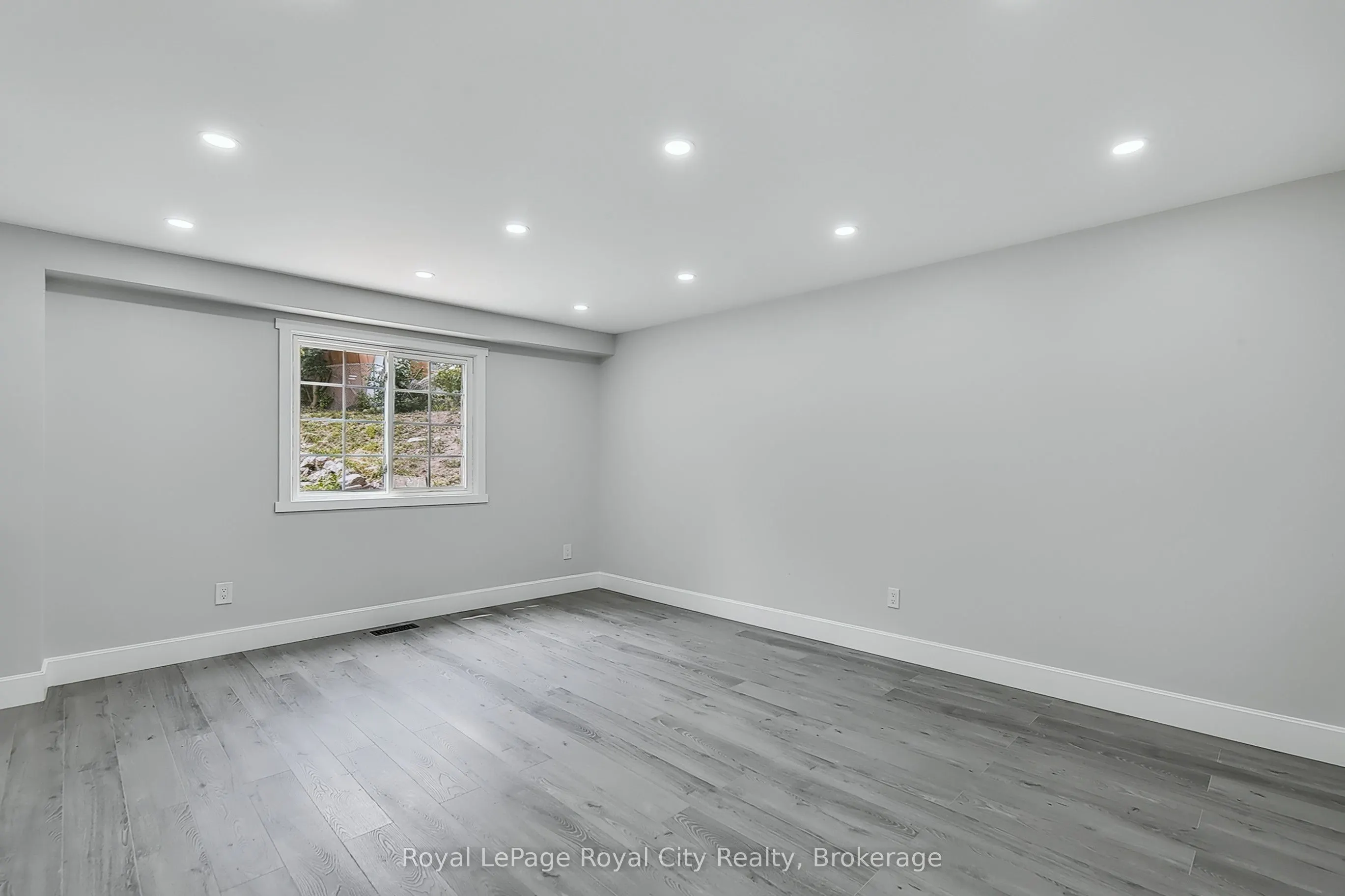 691 College Avenue W