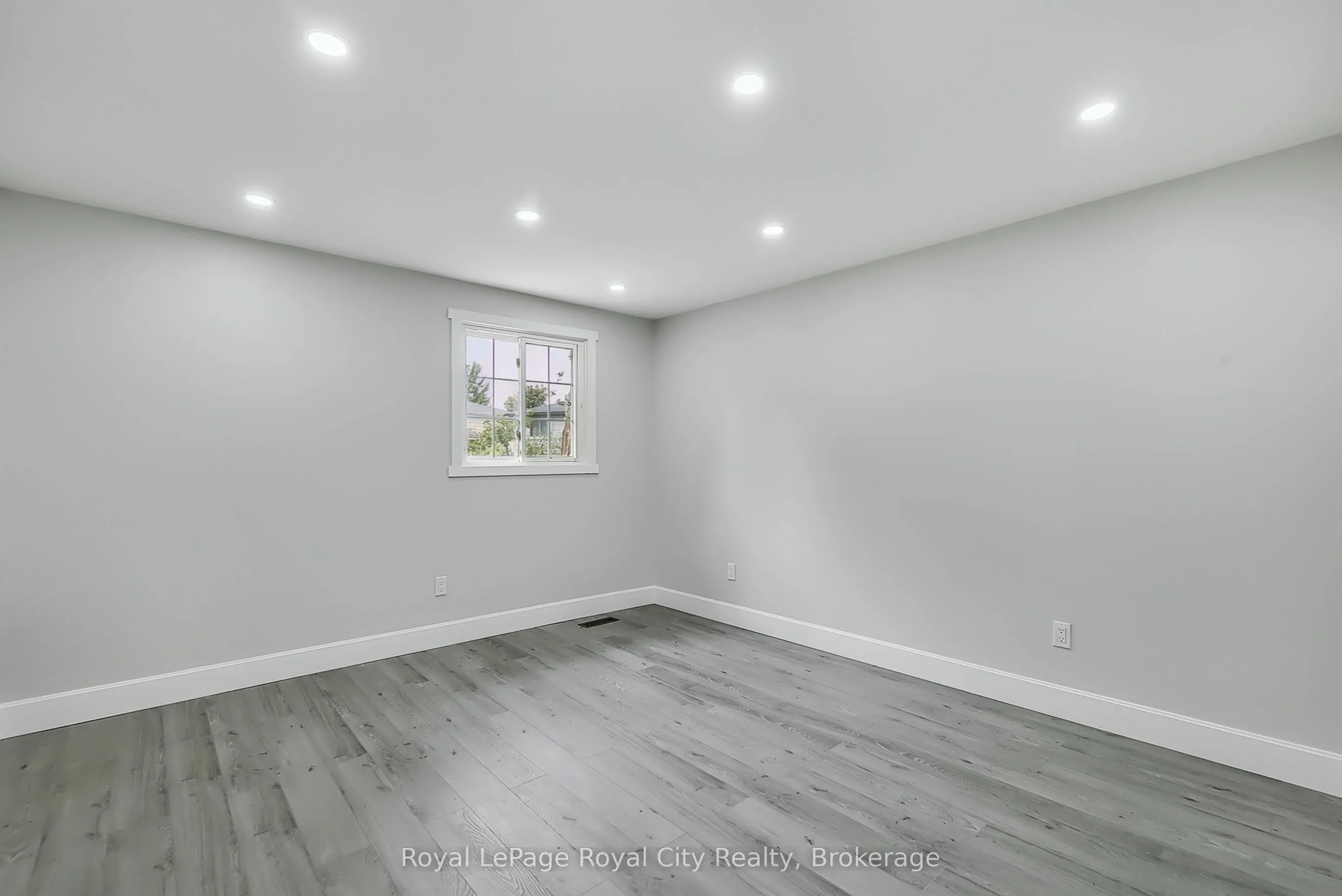 691 College Avenue W