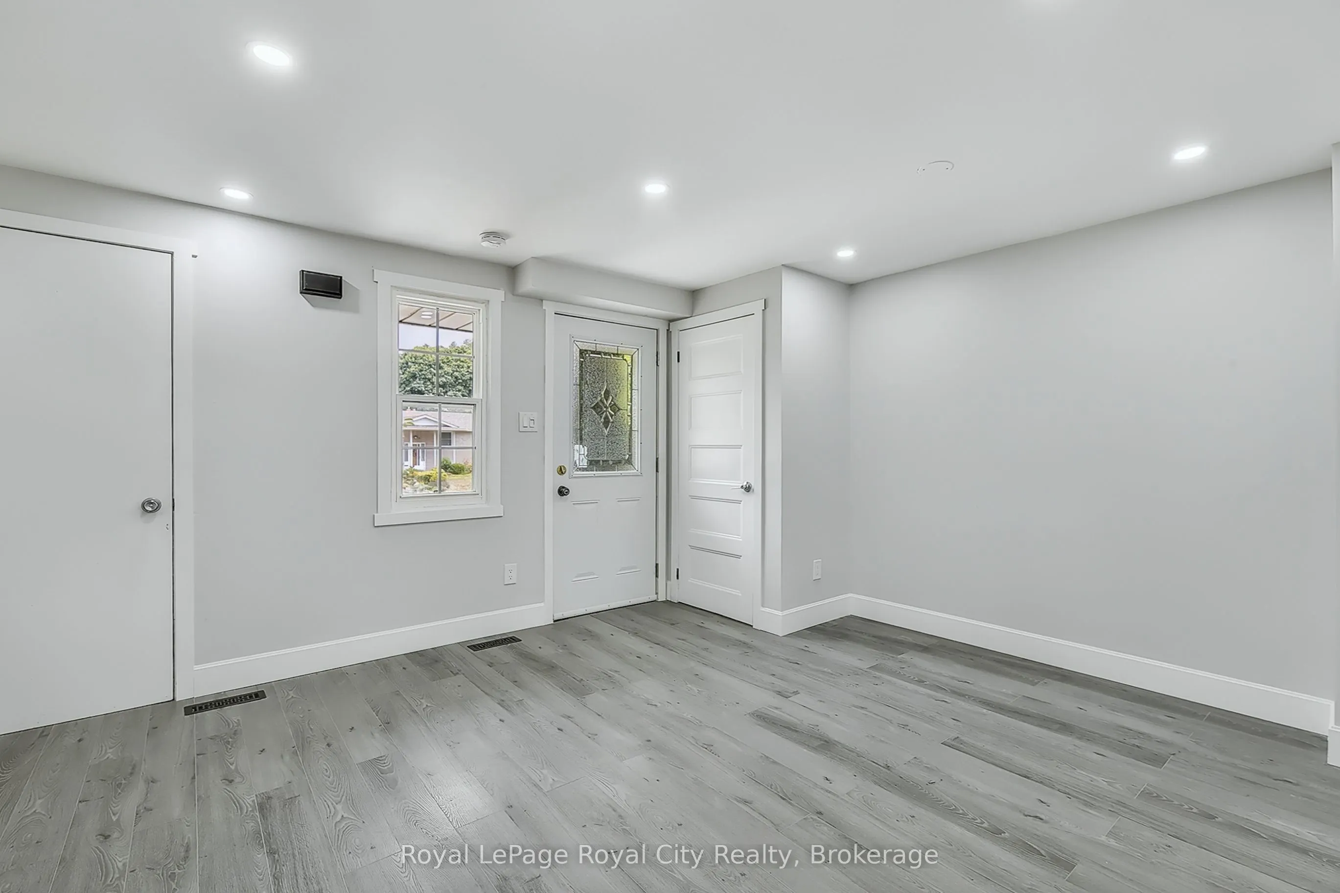 691 College Avenue W
