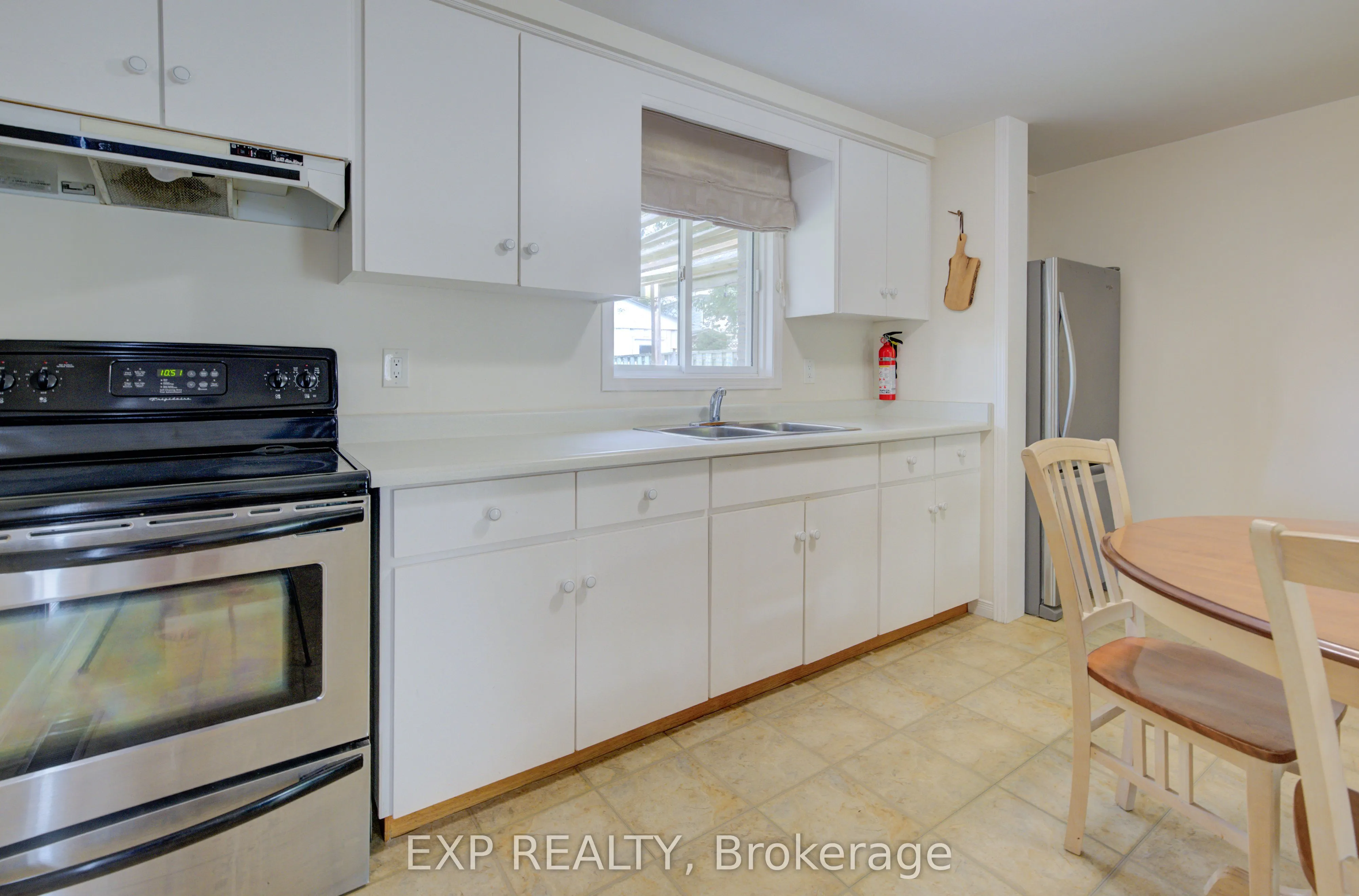 4 Troy Crescent