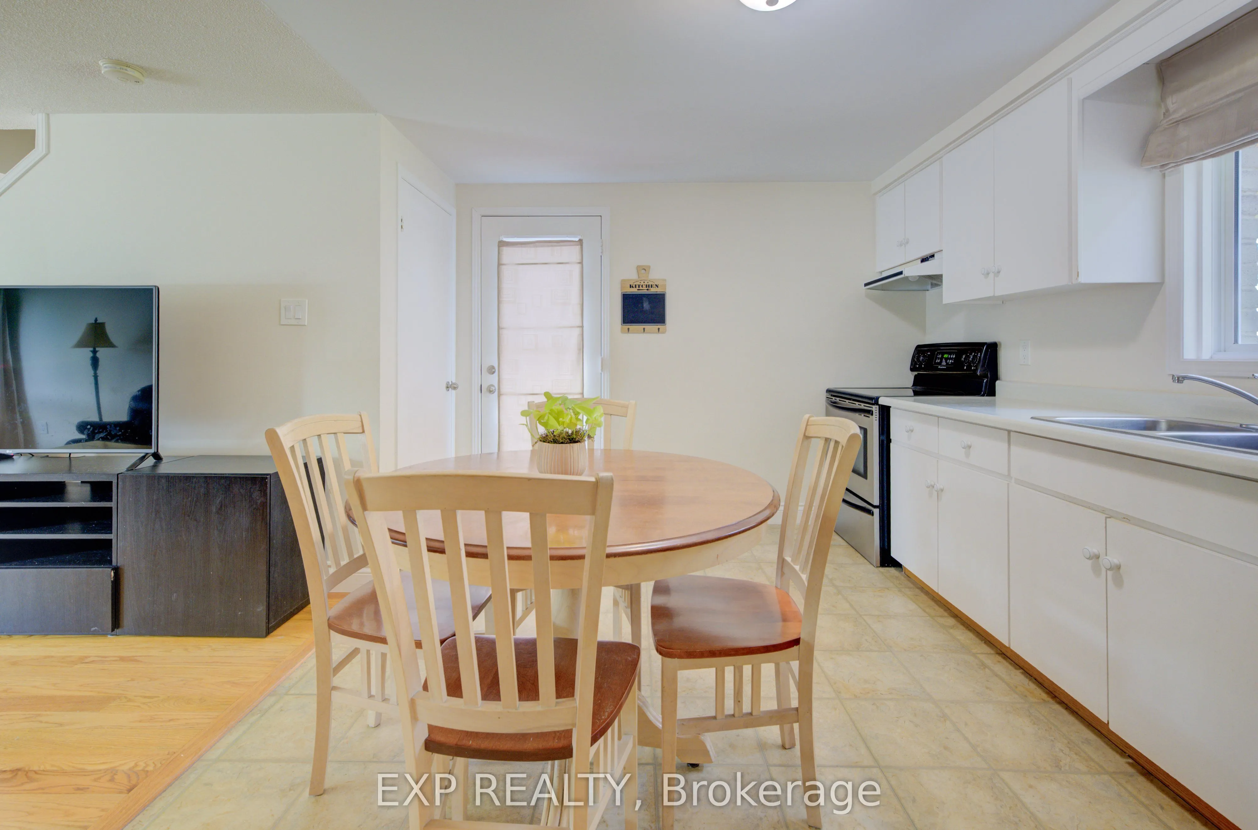 4 Troy Crescent