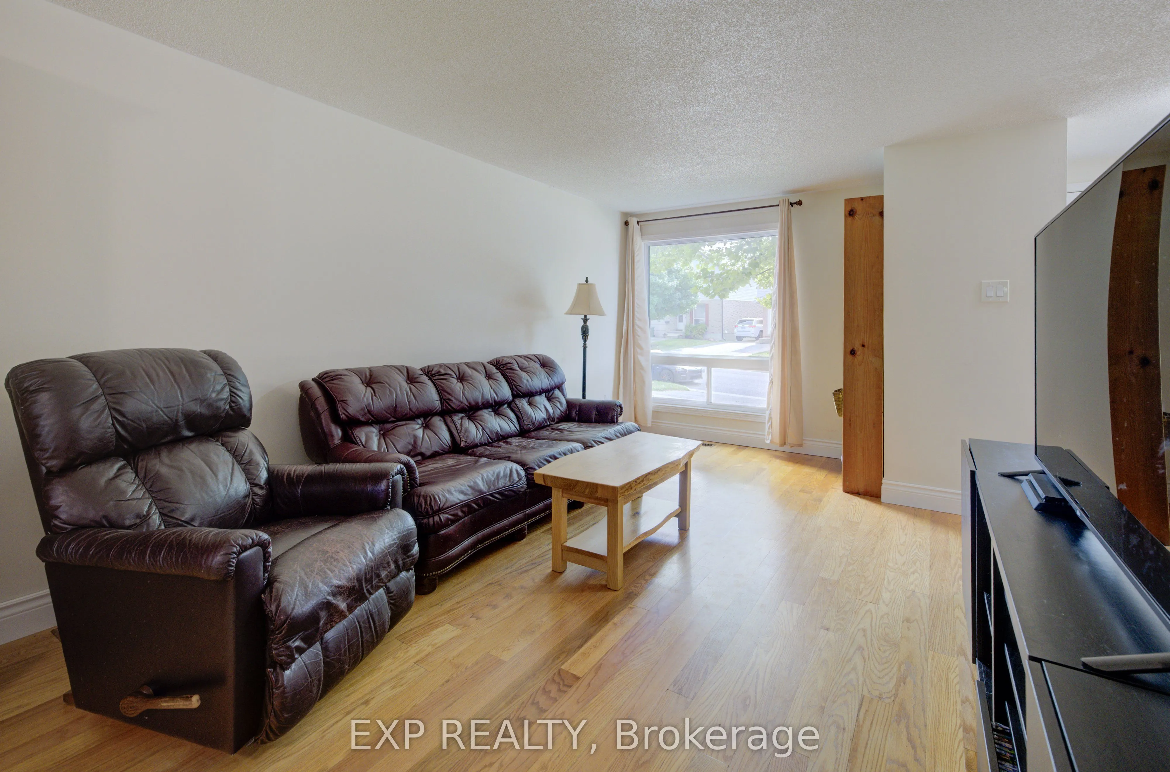 4 Troy Crescent