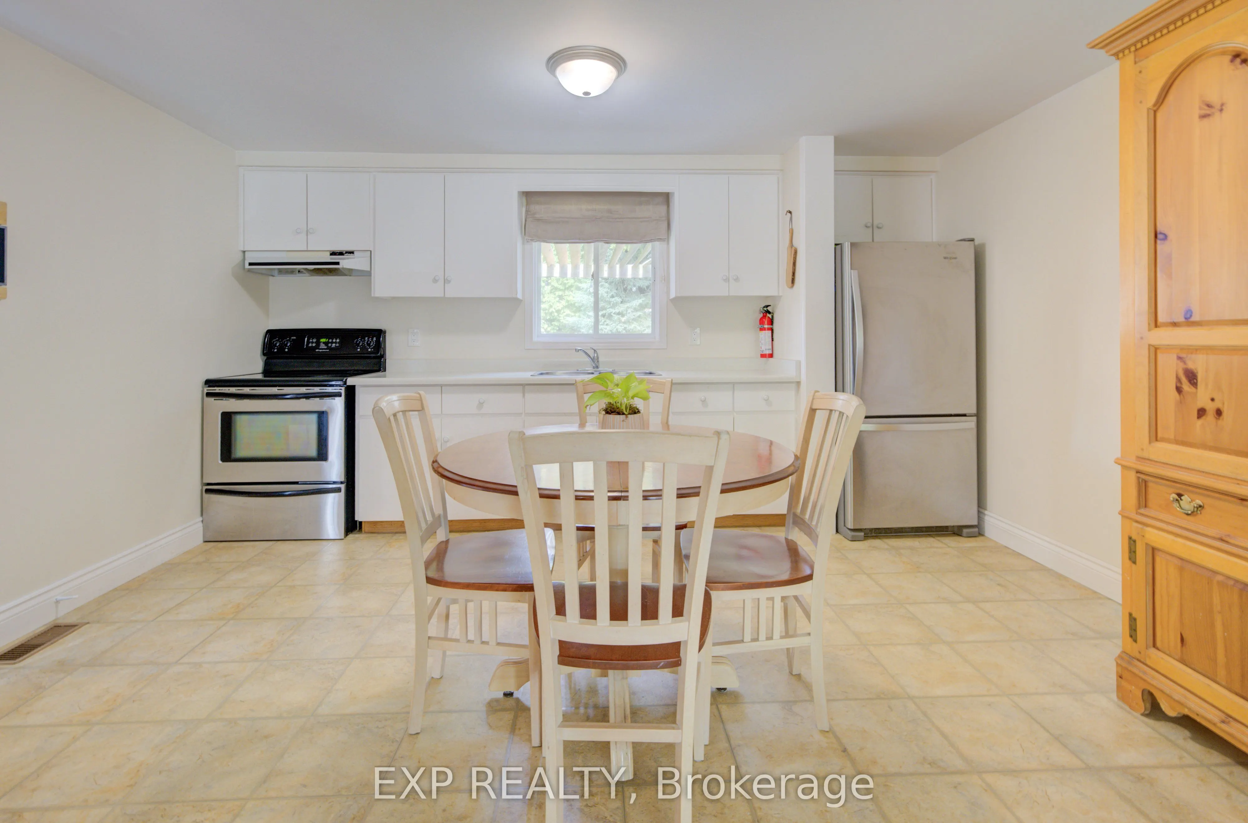 4 Troy Crescent