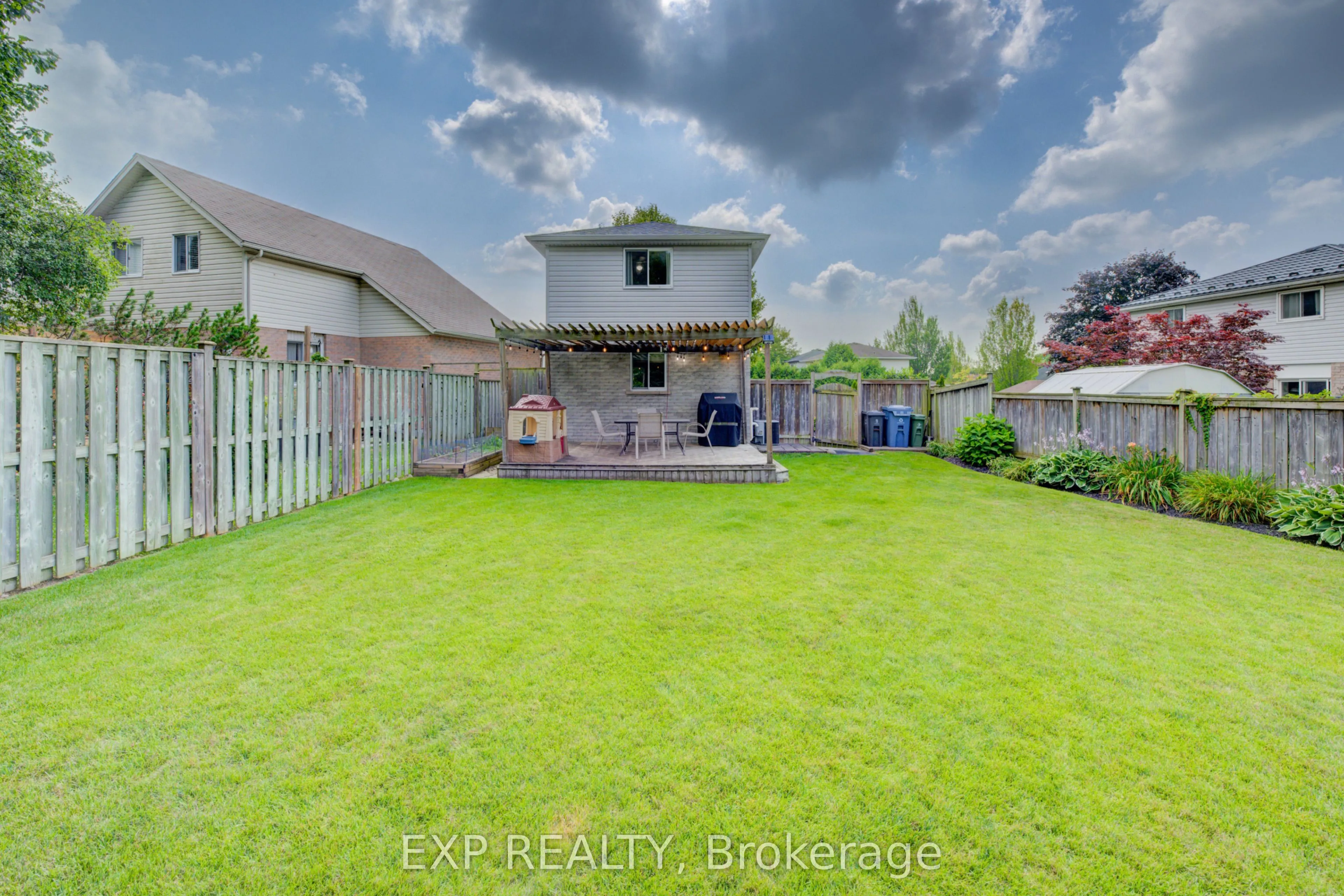 4 Troy Crescent