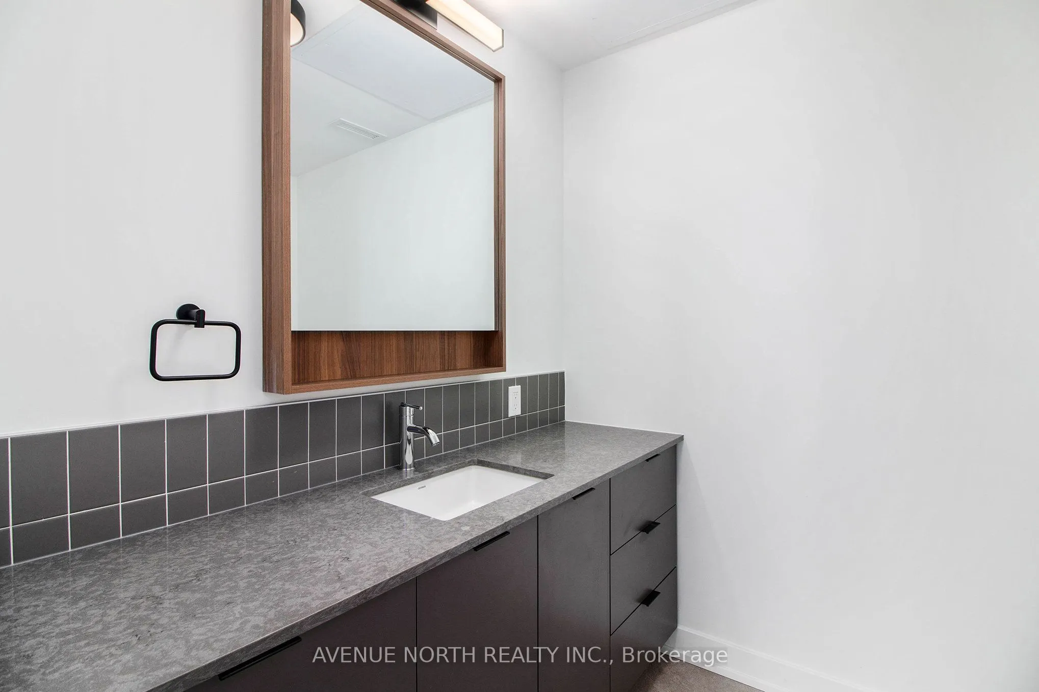 280 Montgomery Street, #1212