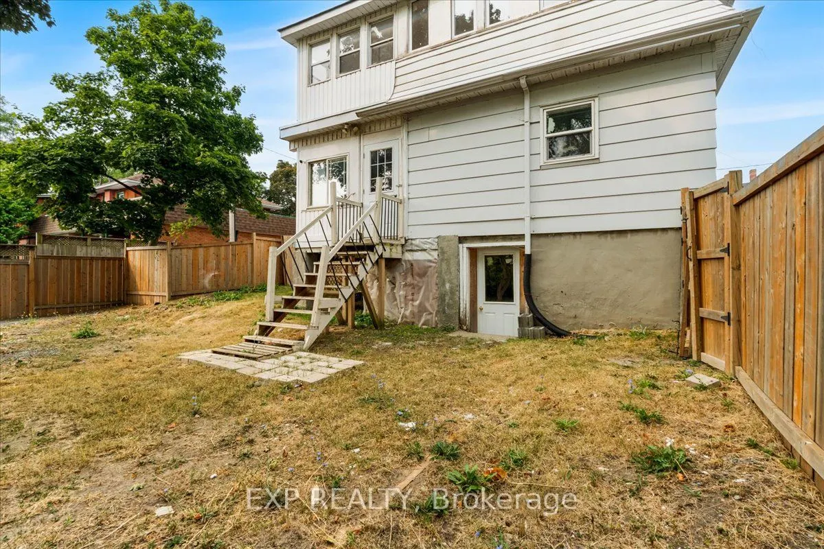 195 Victoria Avenue