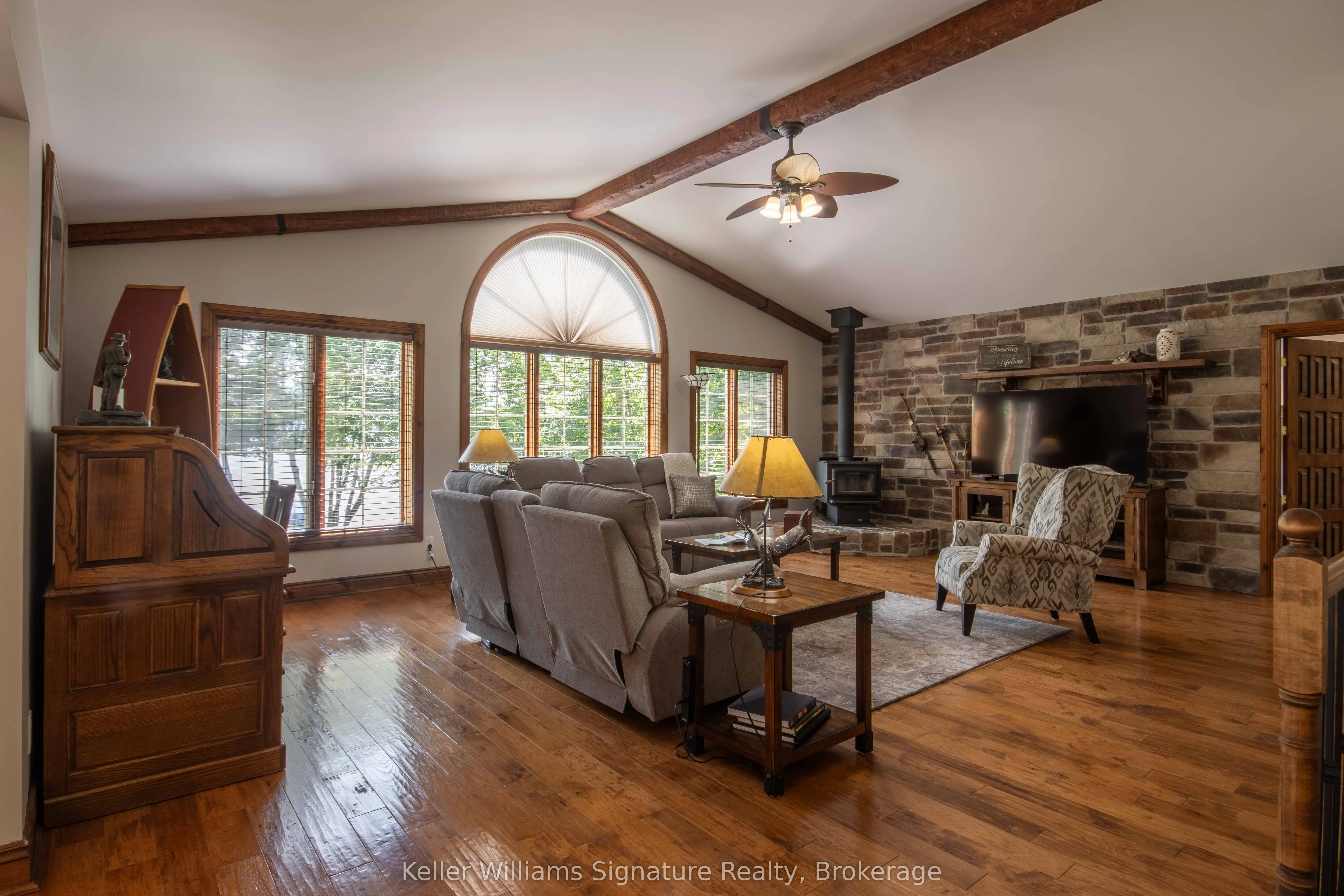 165 LAKESHORE Drive