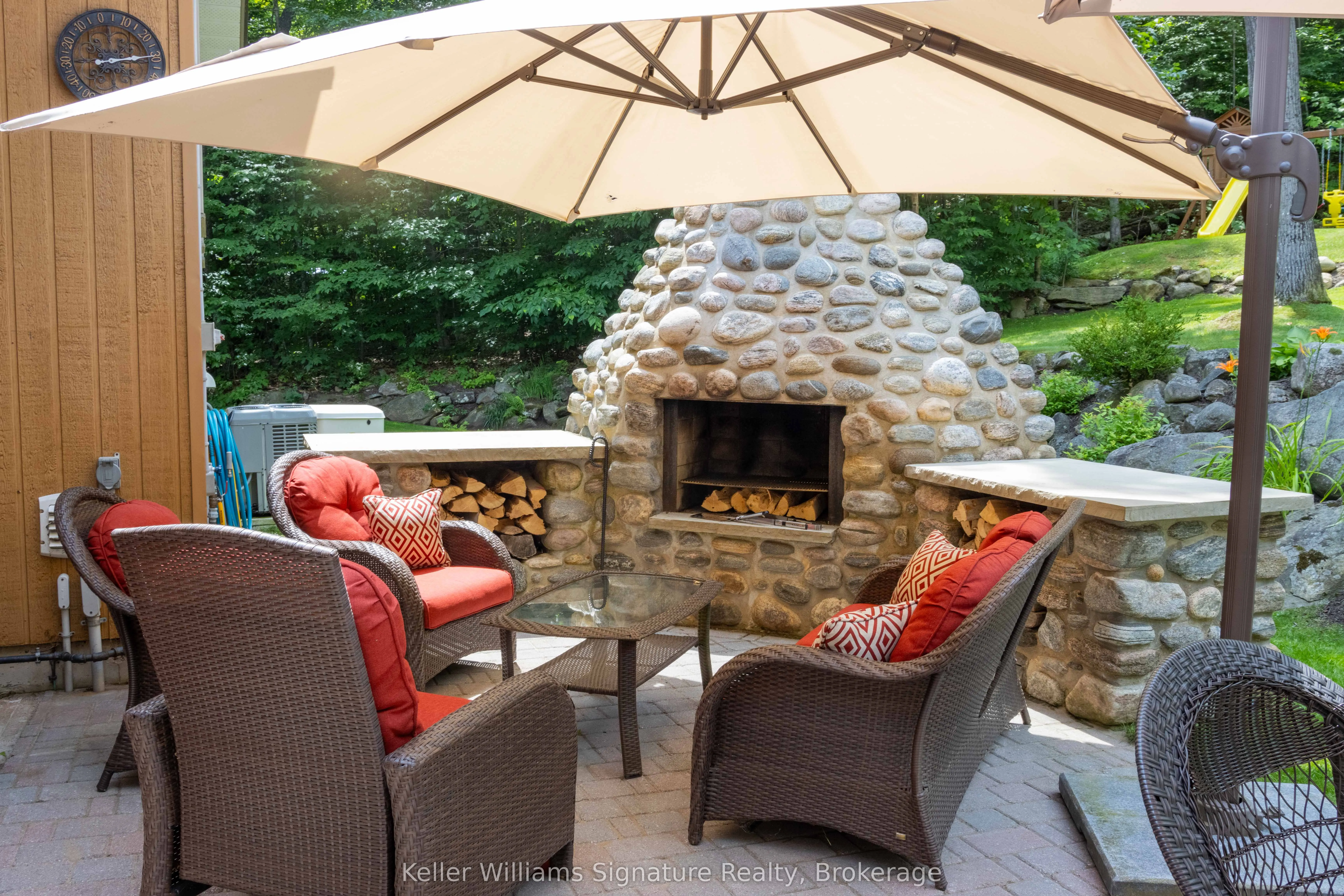 165 LAKESHORE Drive
