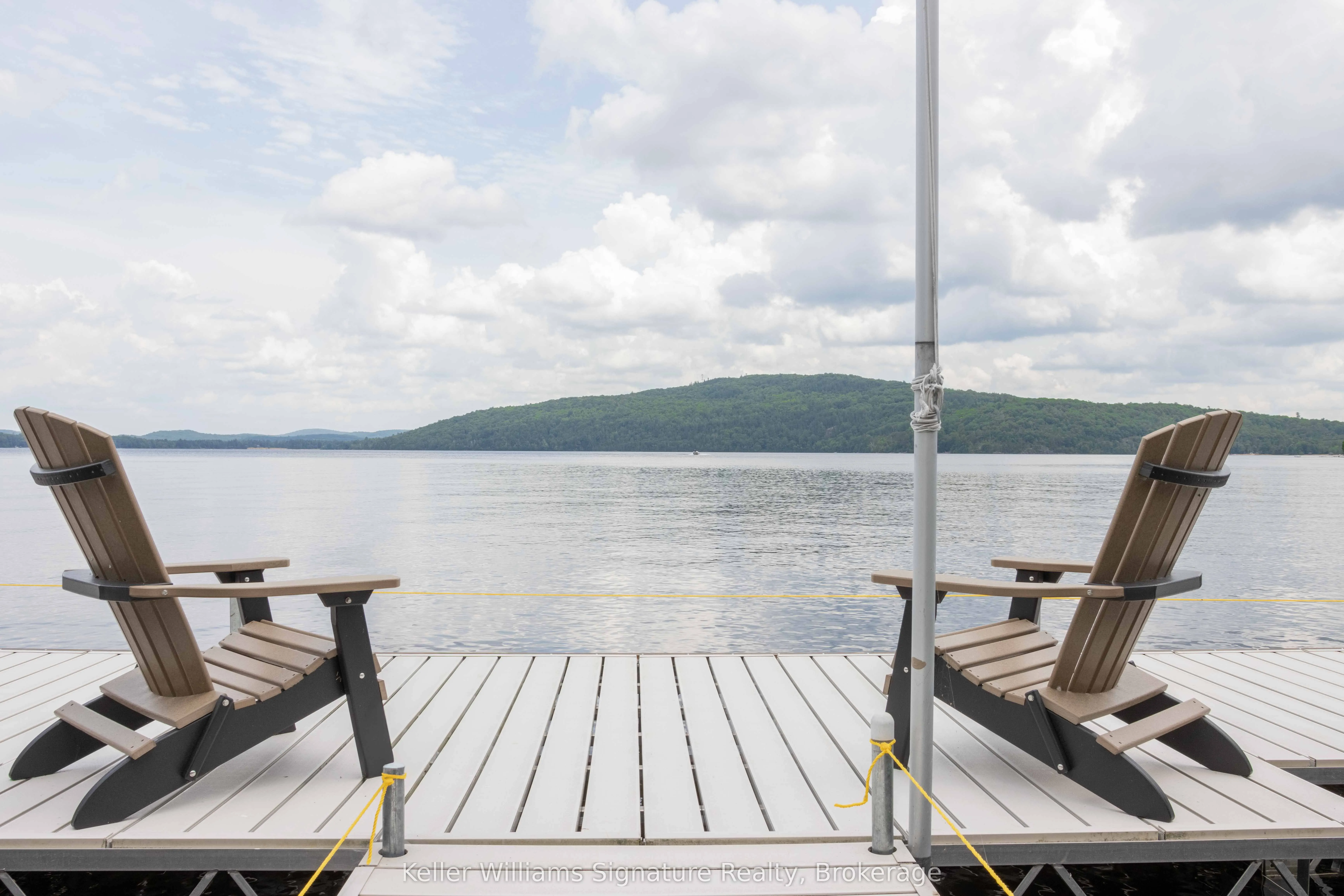 165 LAKESHORE Drive