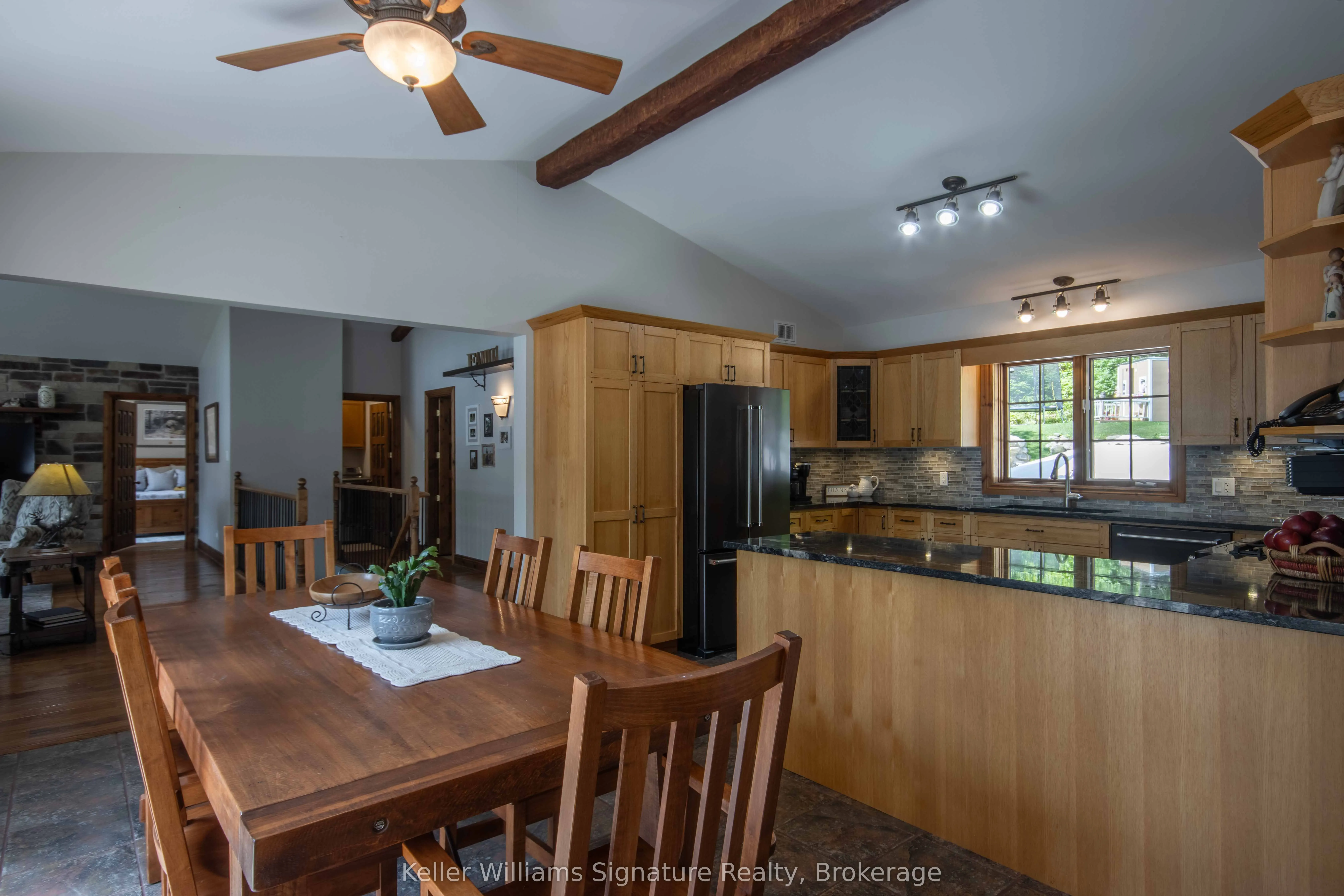 165 LAKESHORE Drive