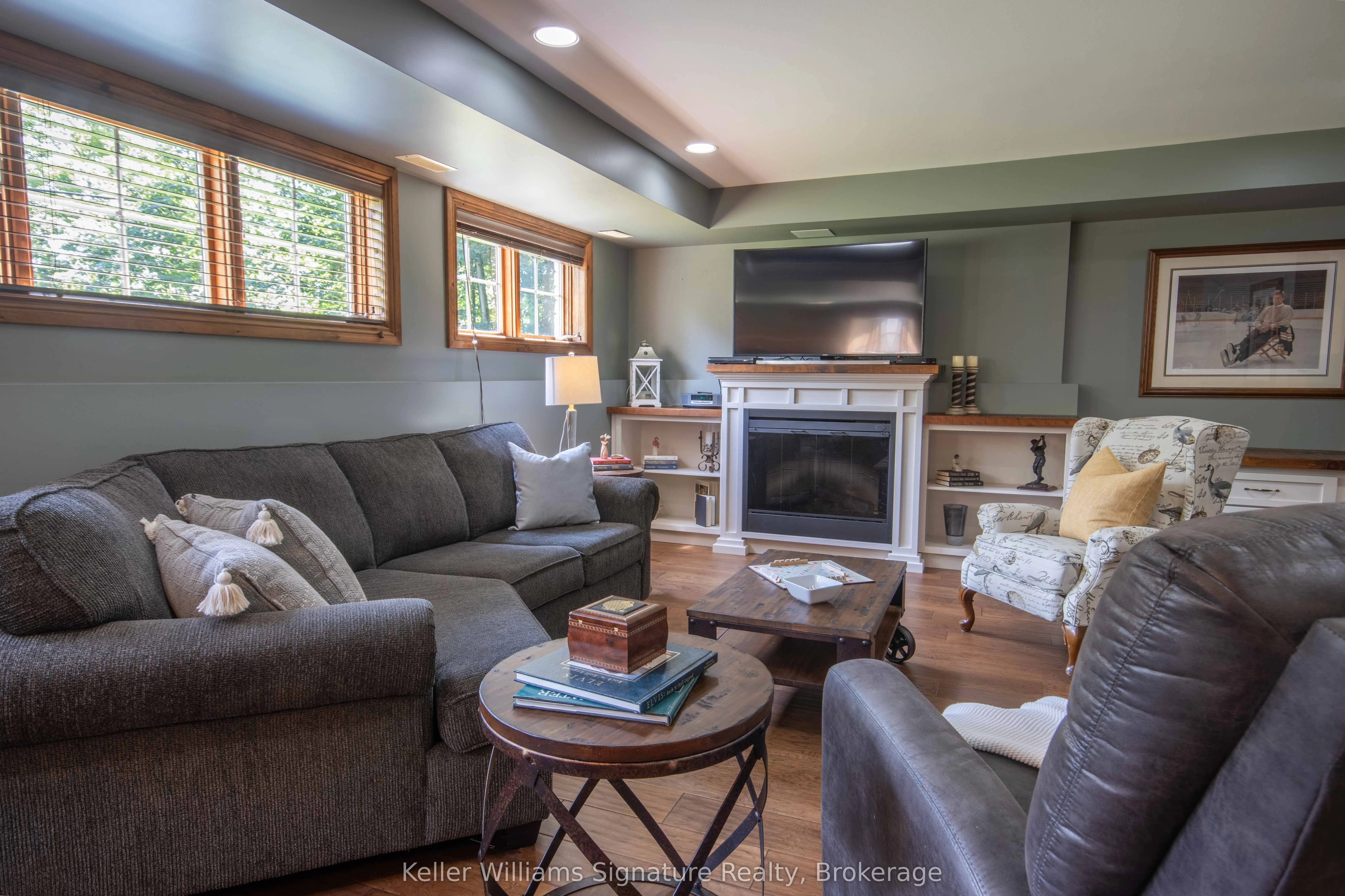 165 LAKESHORE Drive
