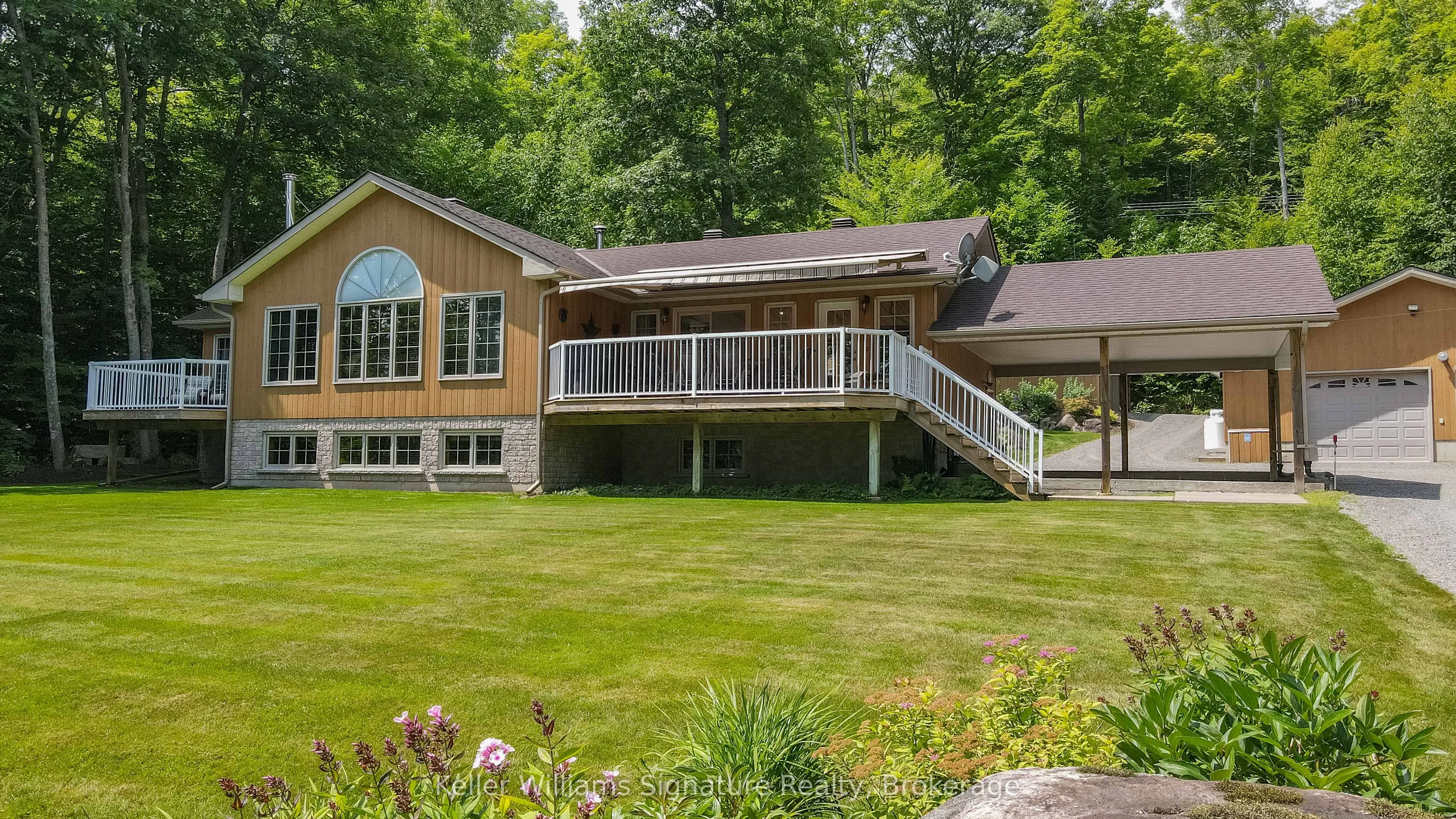 165 LAKESHORE Drive