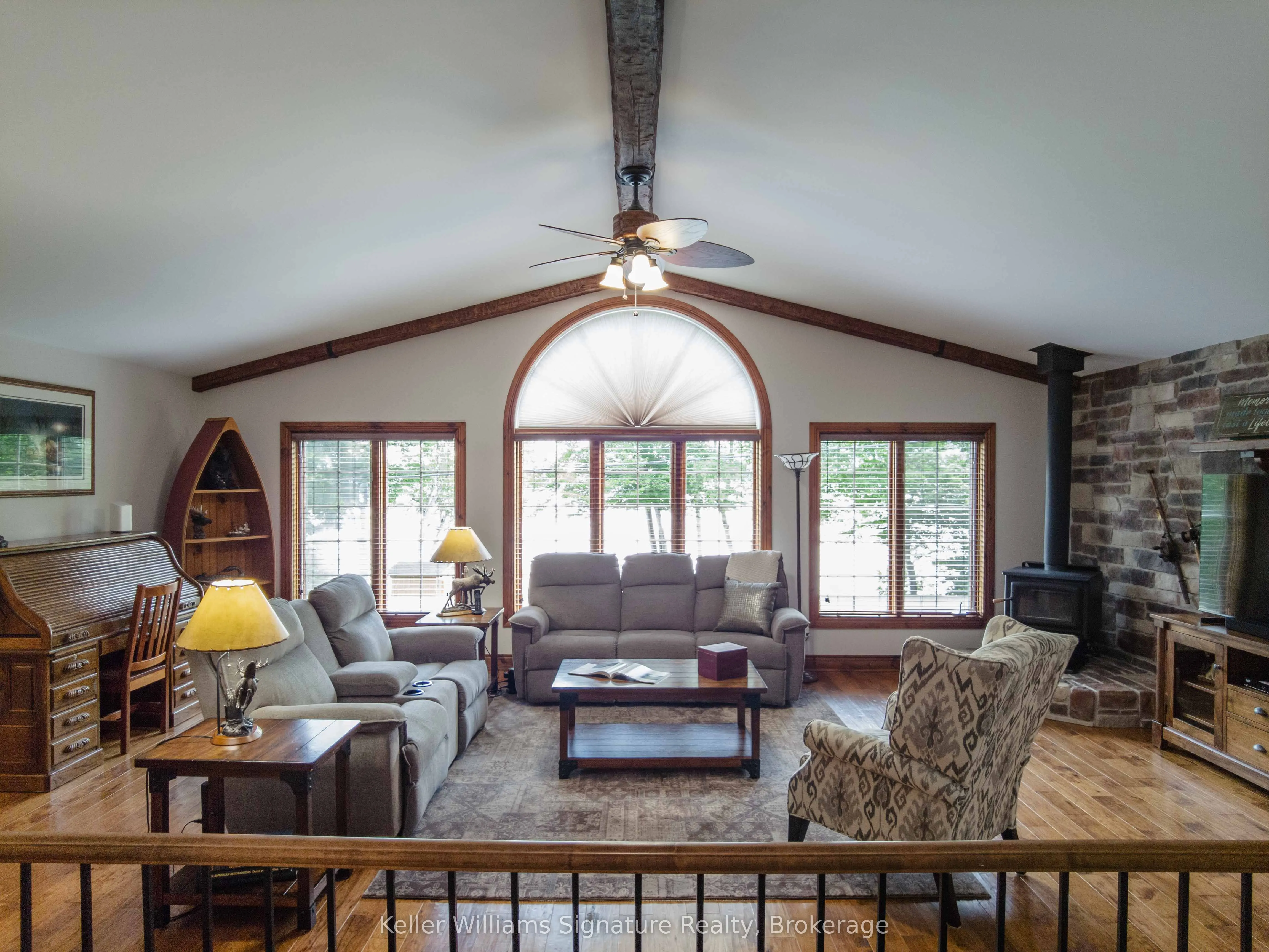 165 LAKESHORE Drive