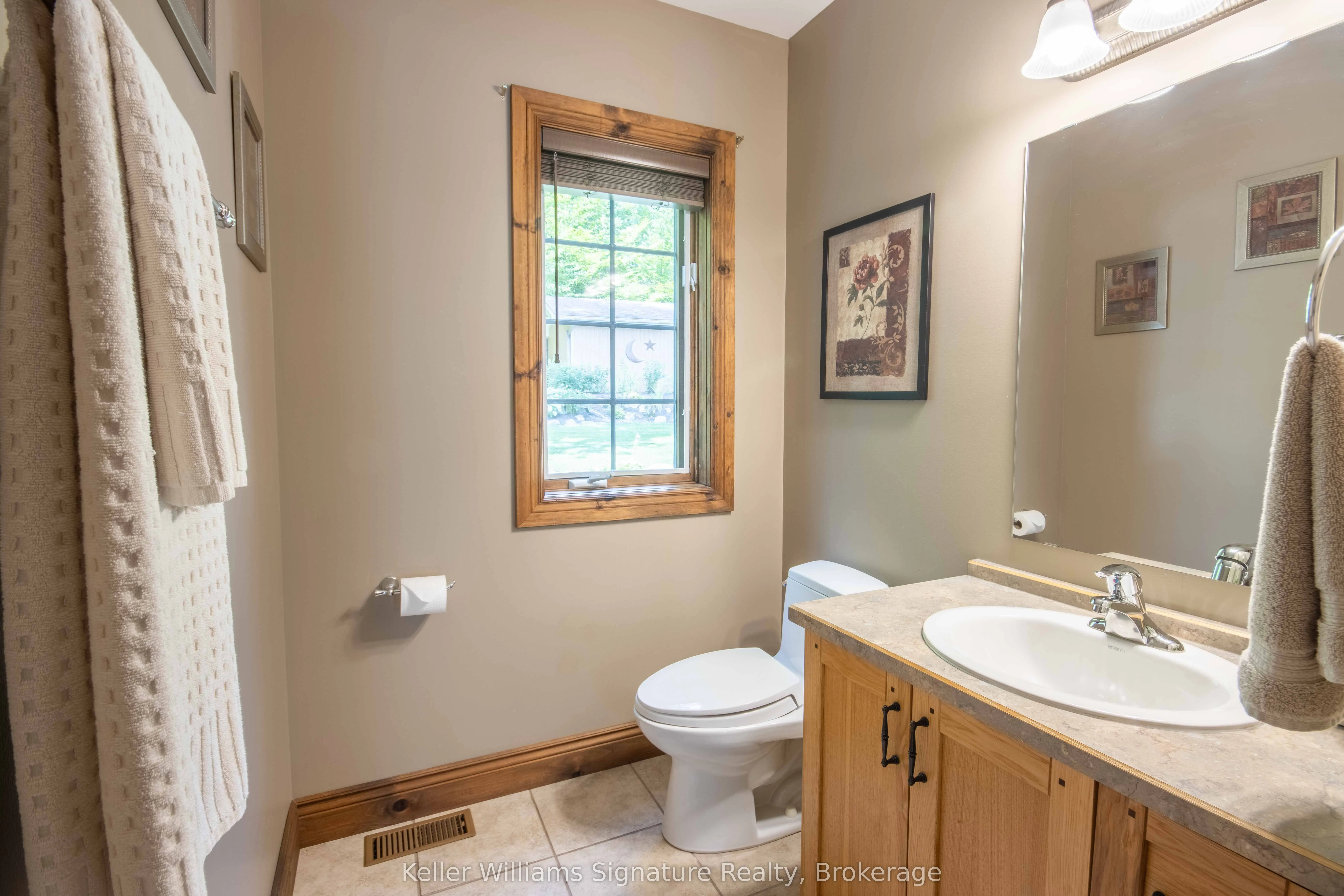 165 LAKESHORE Drive