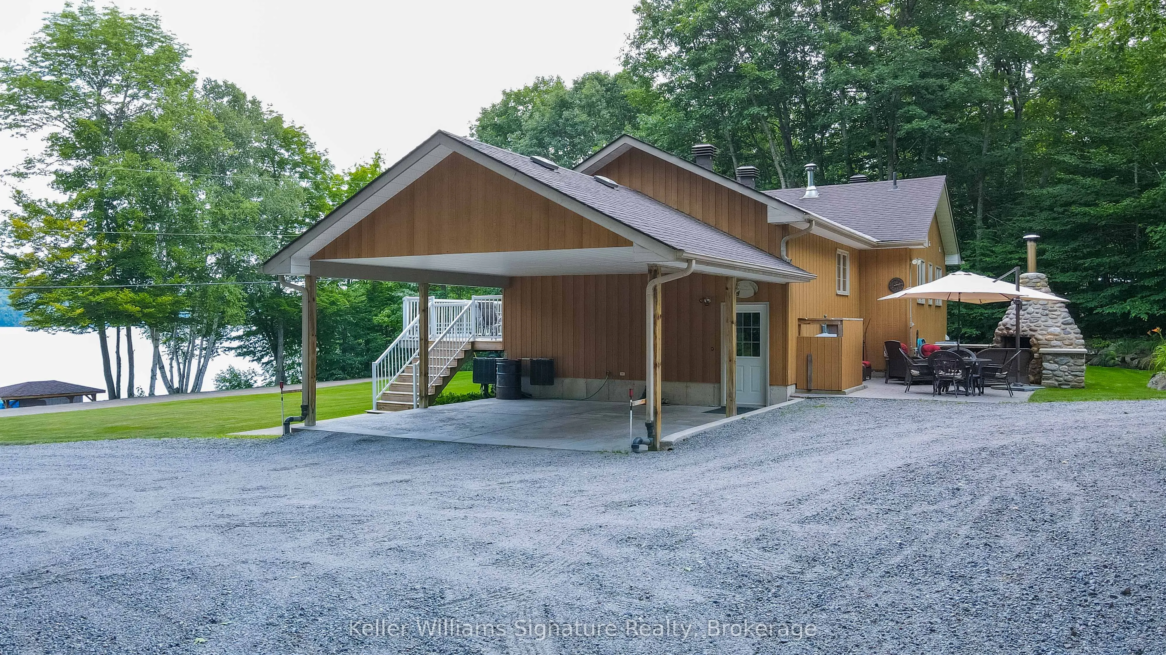 165 LAKESHORE Drive