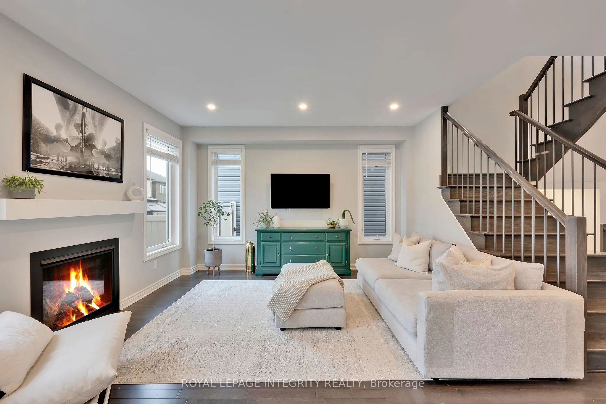 689 Parade Drive