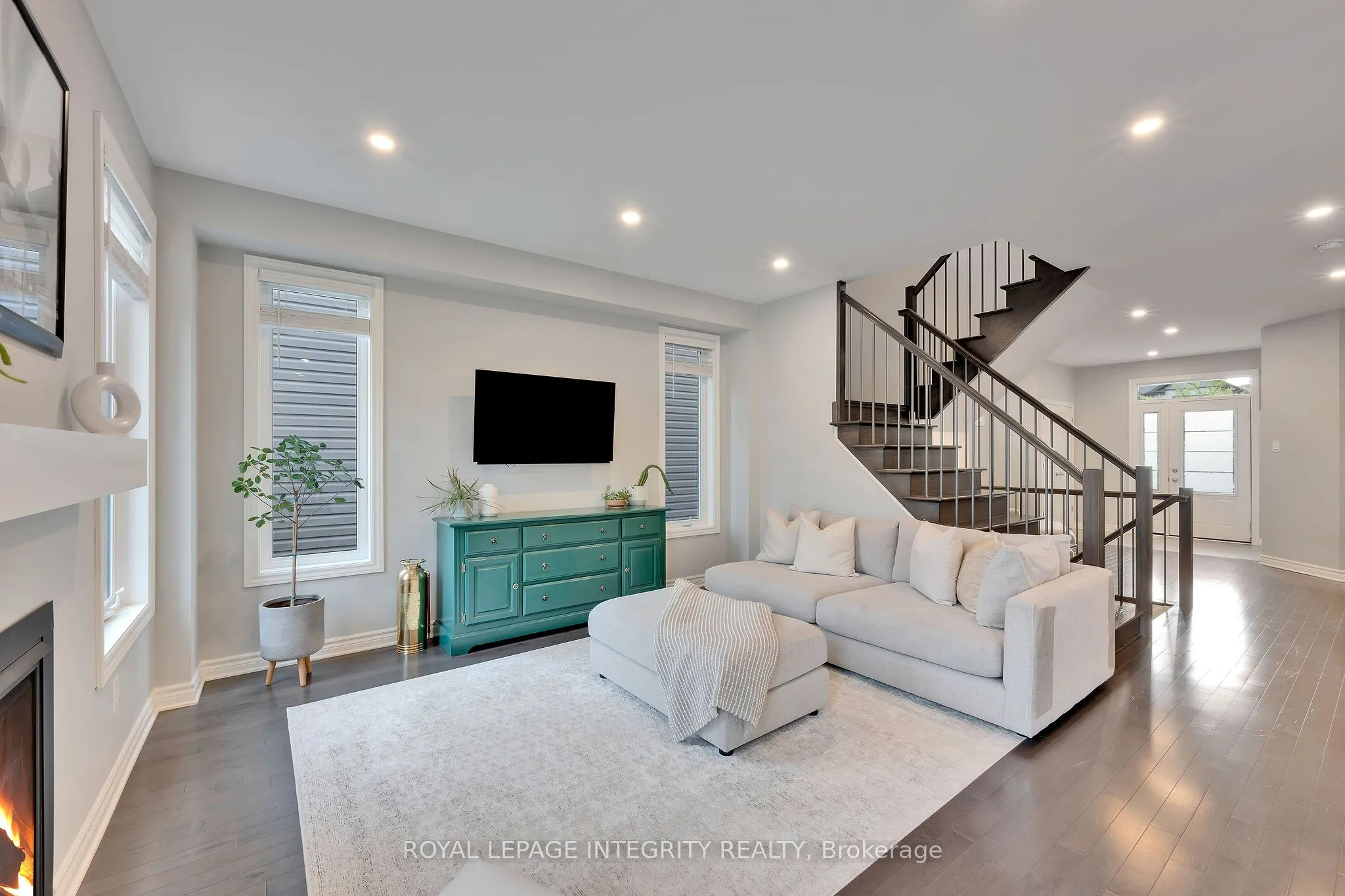 689 Parade Drive