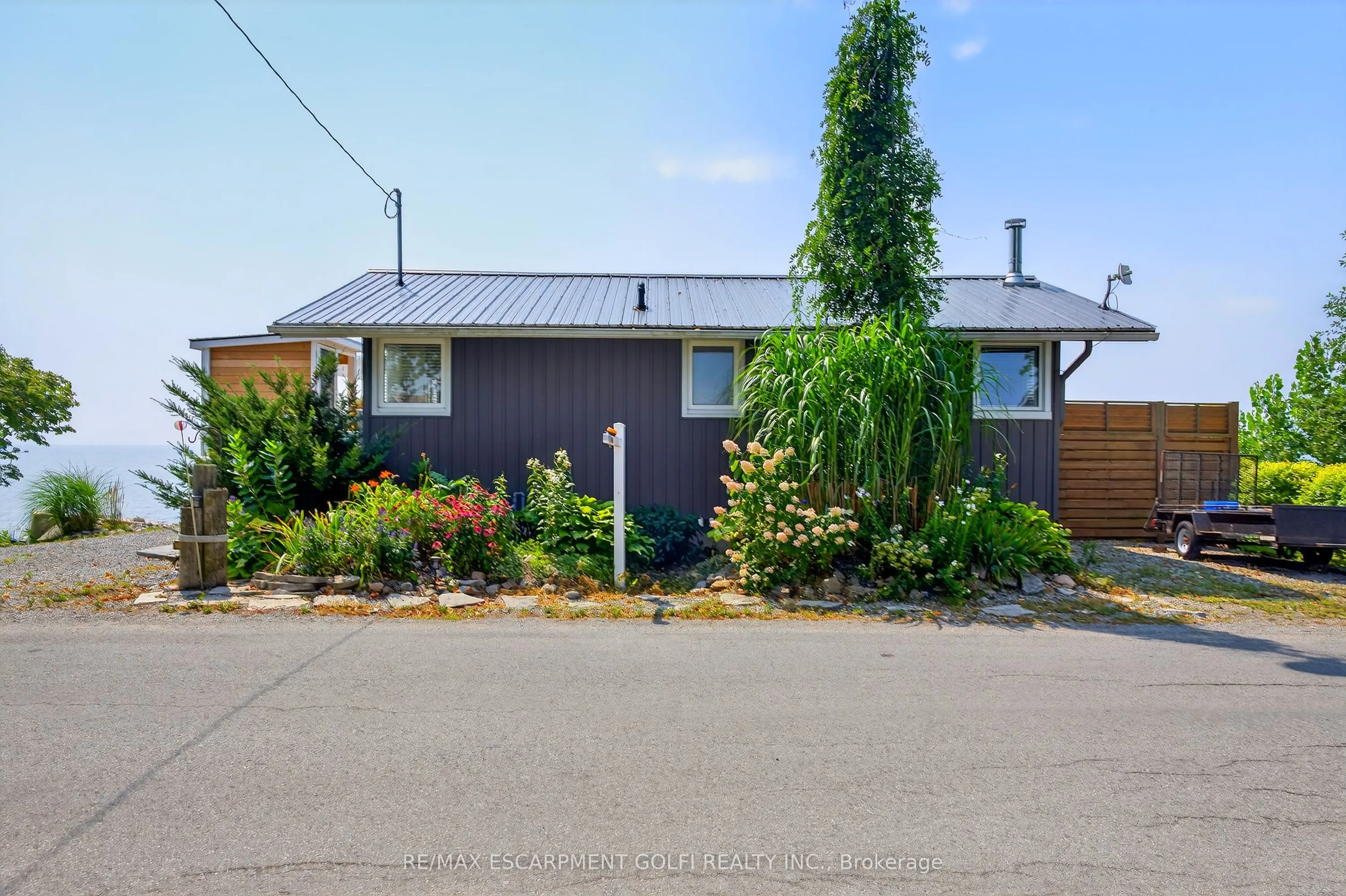 1238 Lakeshore Road
