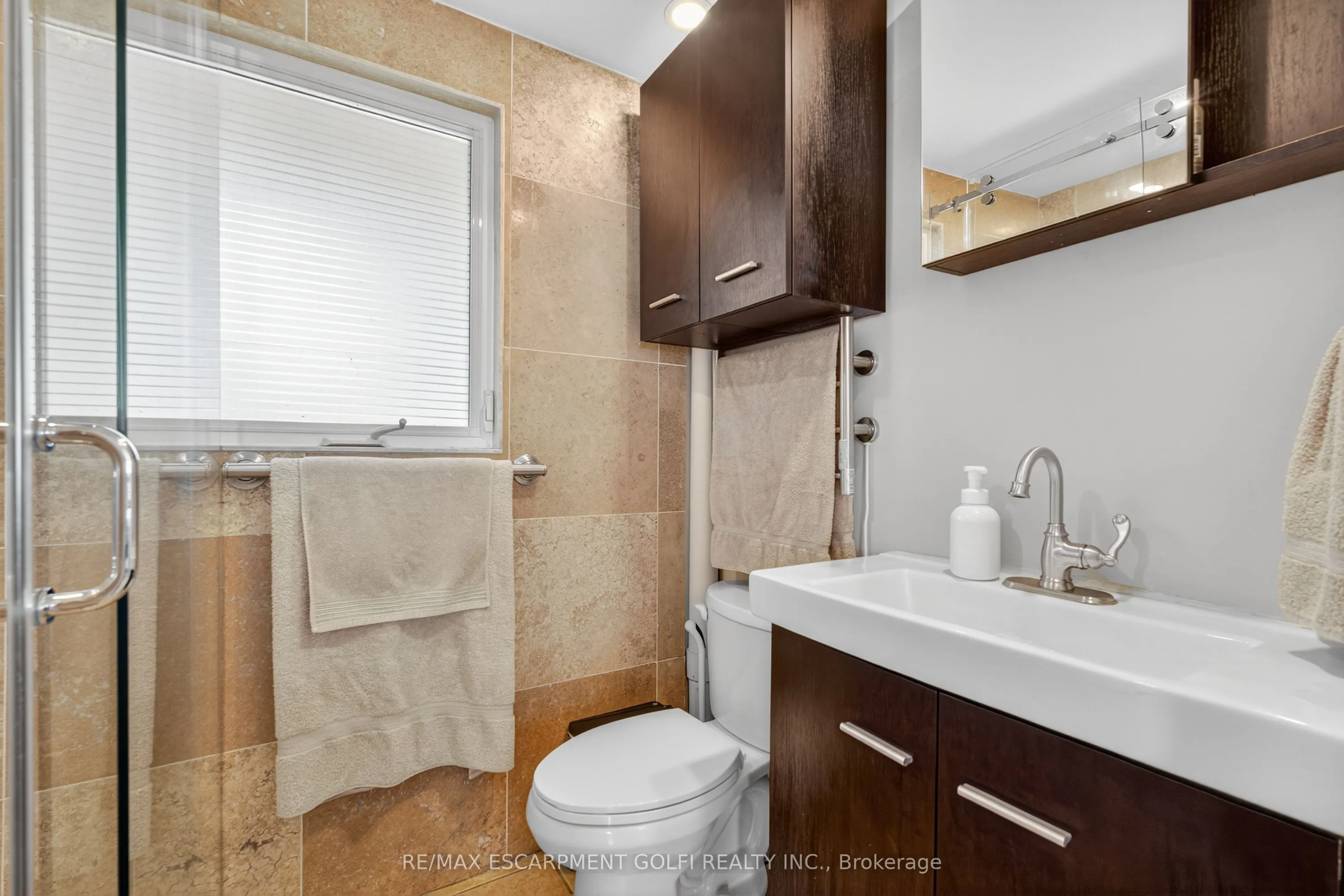1238 Lakeshore Road