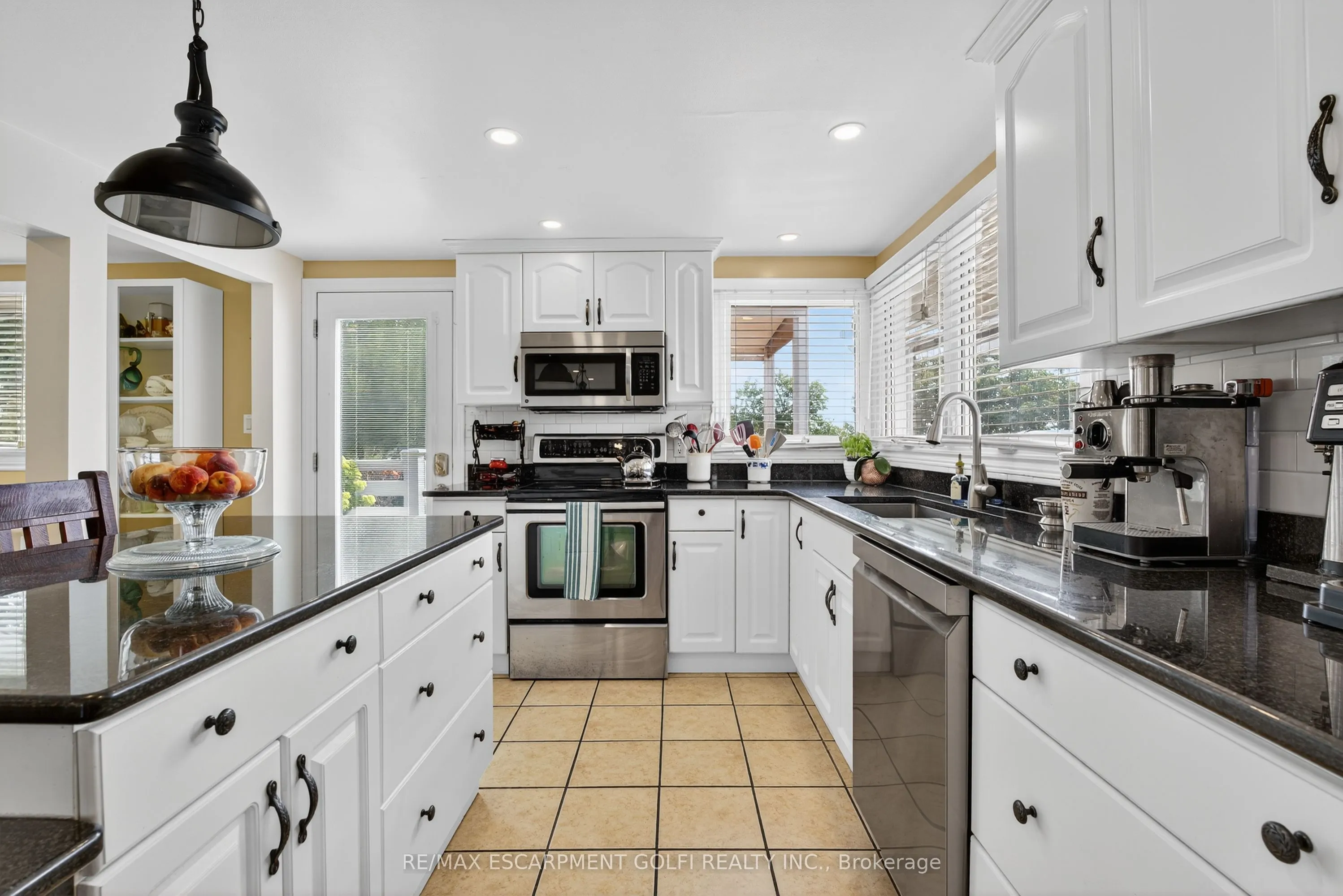 1238 Lakeshore Road