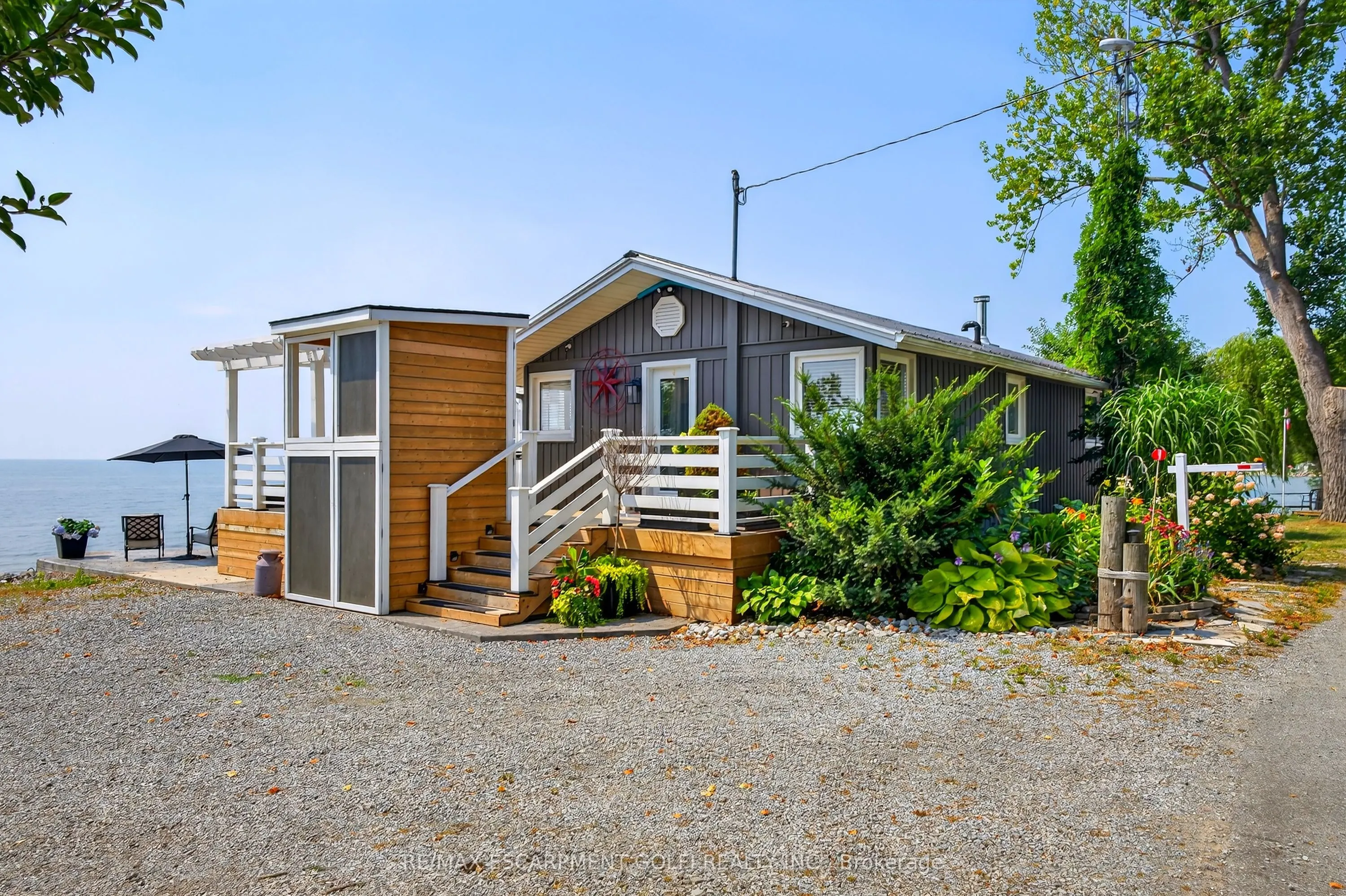 1238 Lakeshore Road