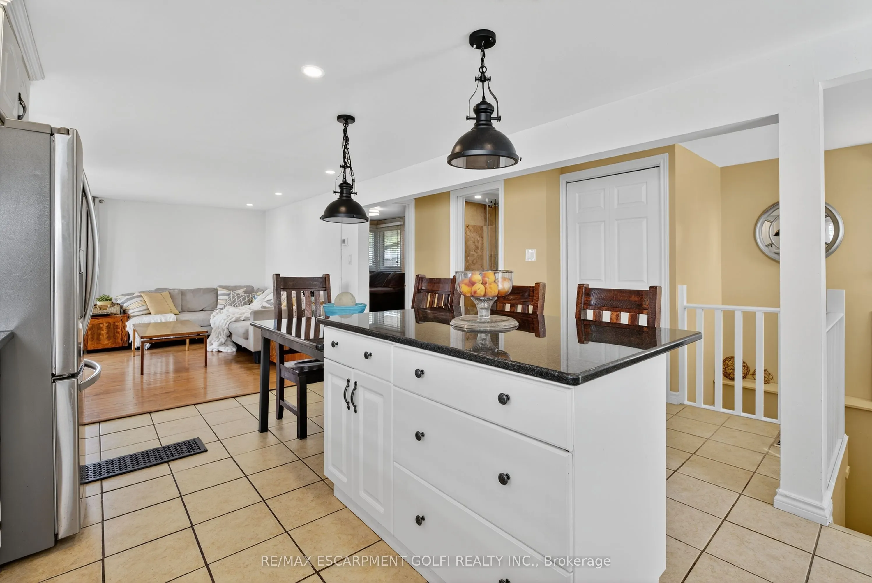 1238 Lakeshore Road