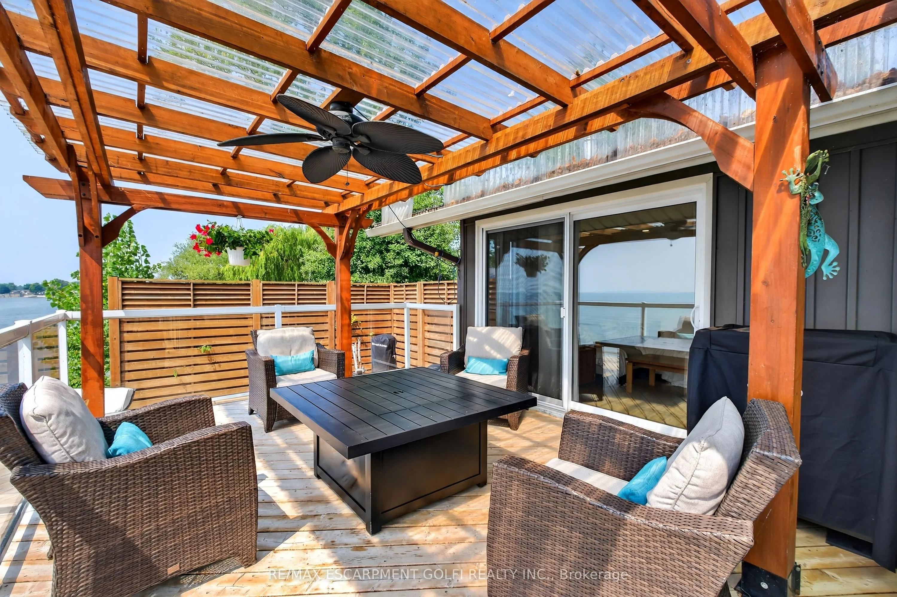 1238 Lakeshore Road