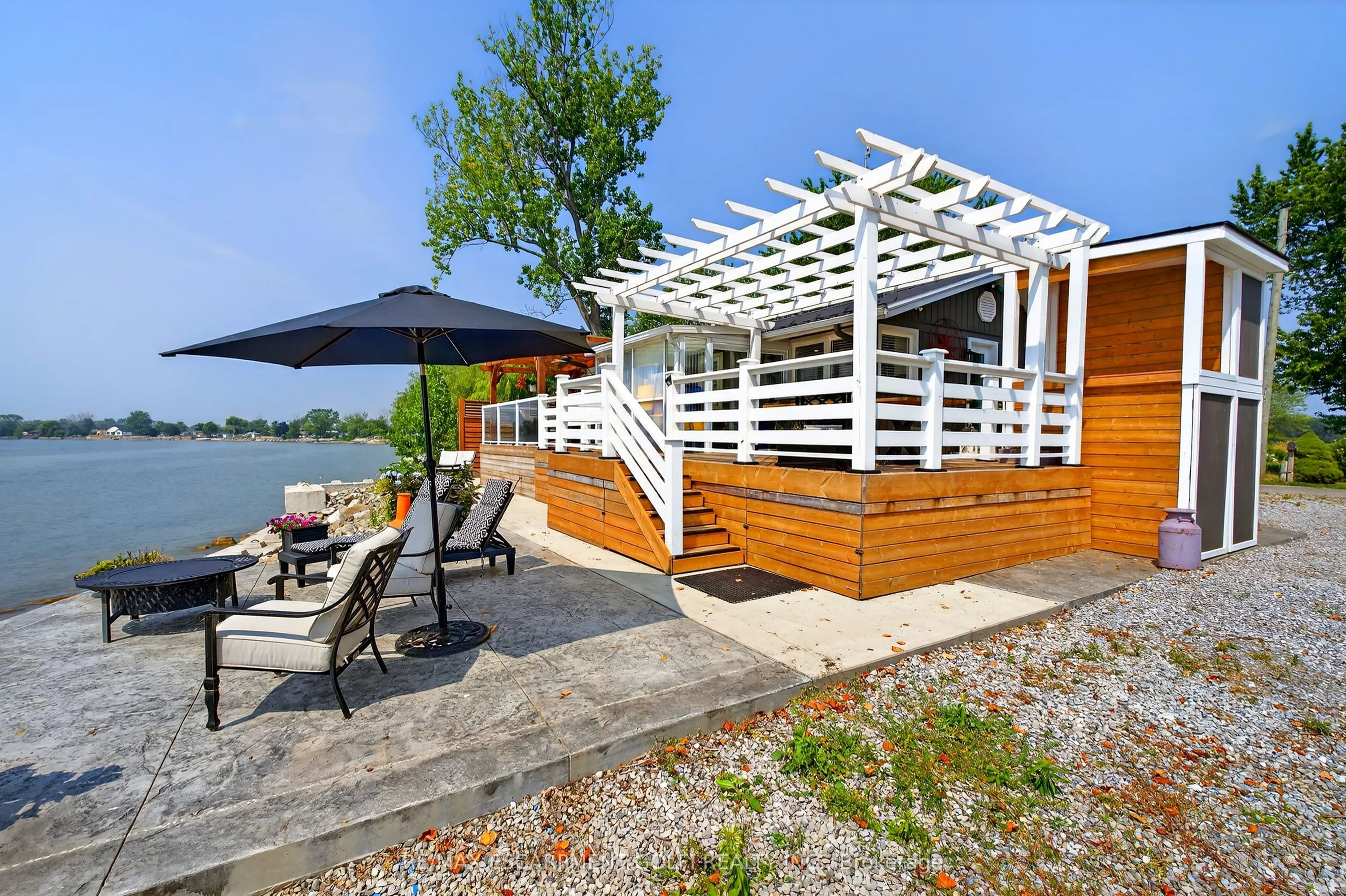 1238 Lakeshore Road