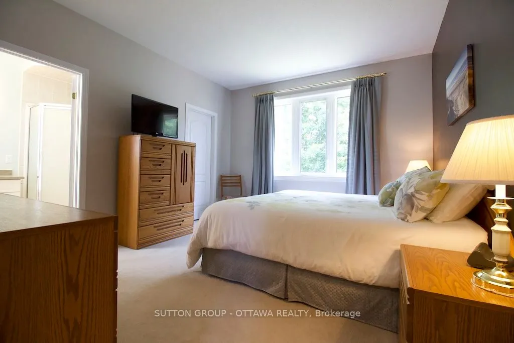 18 Sirocco Crescent