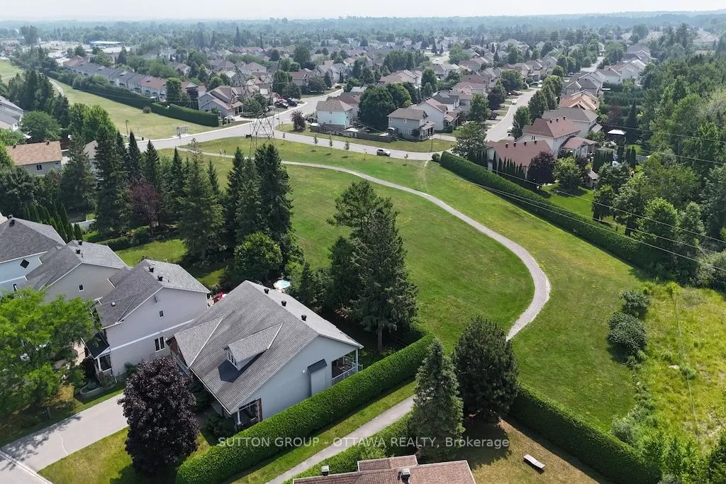 18 Sirocco Crescent