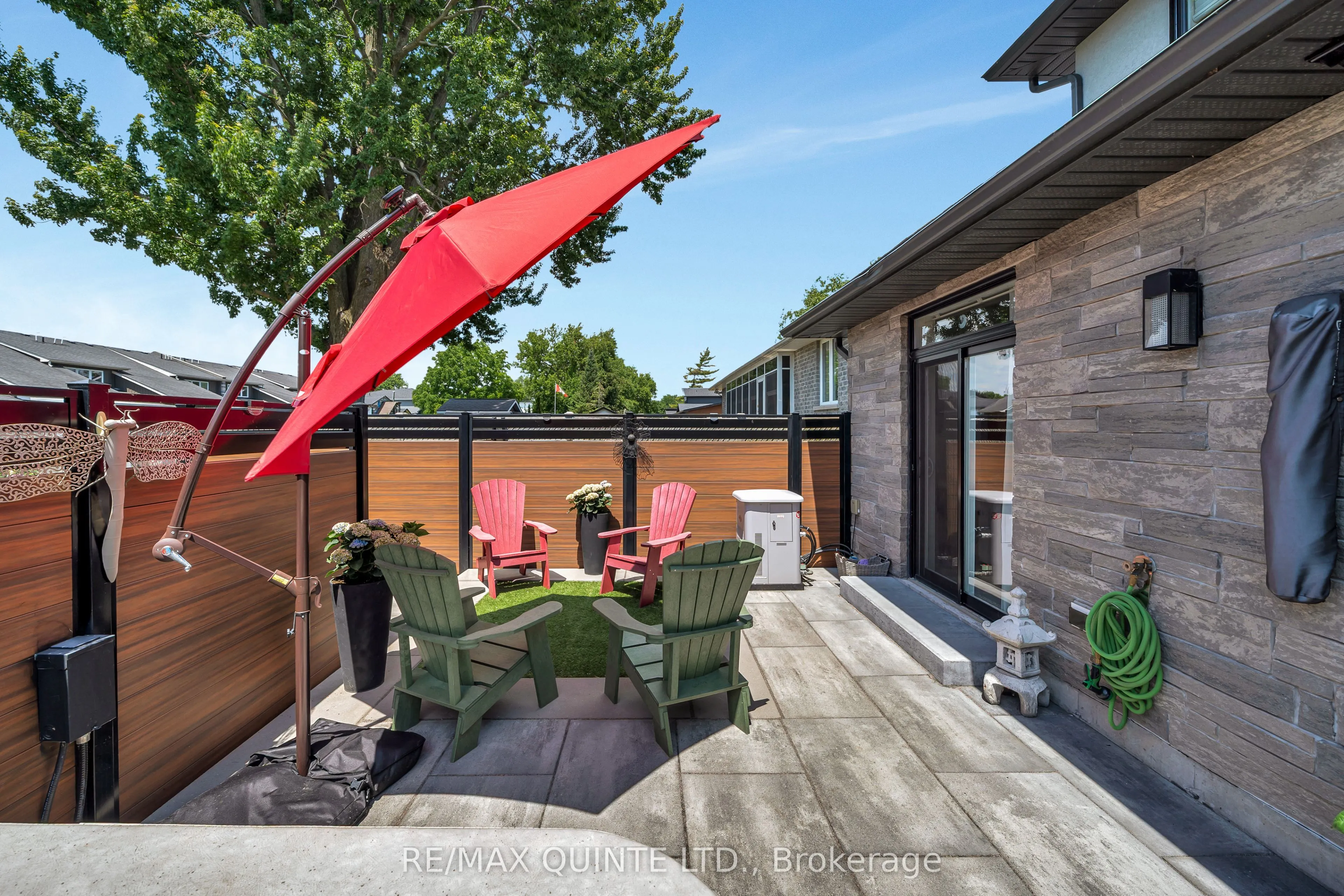 40 John Street S