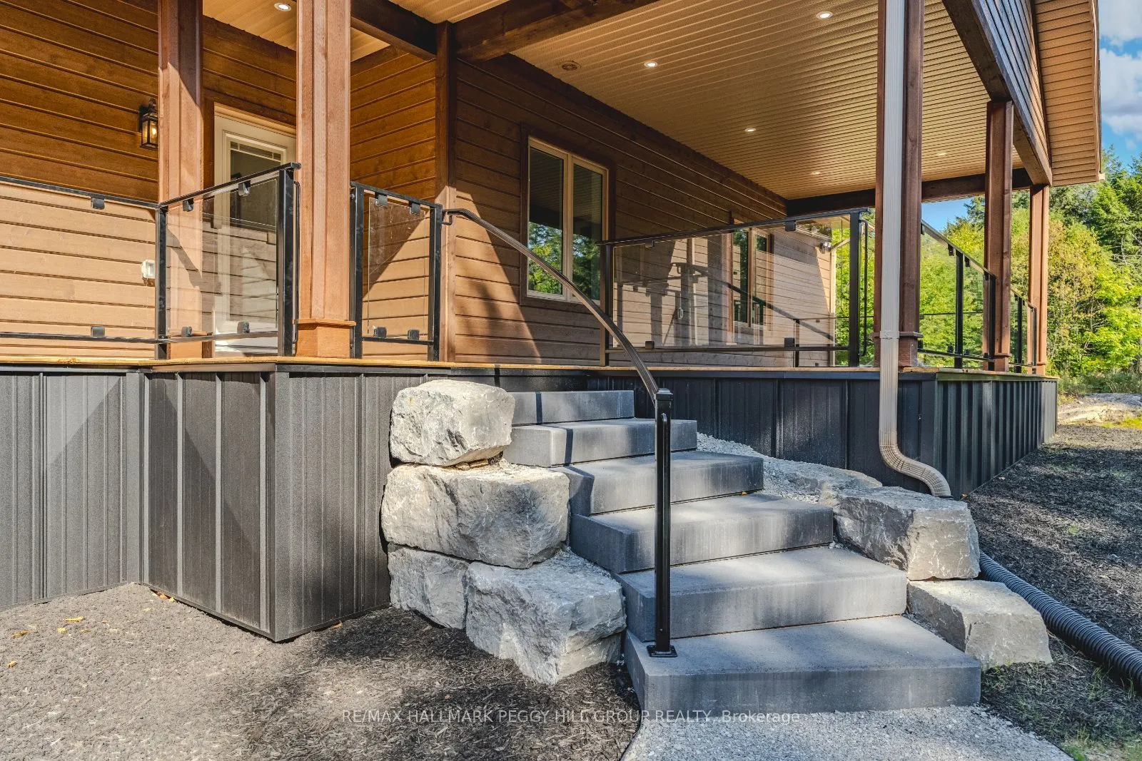 4571 Aspdin Road