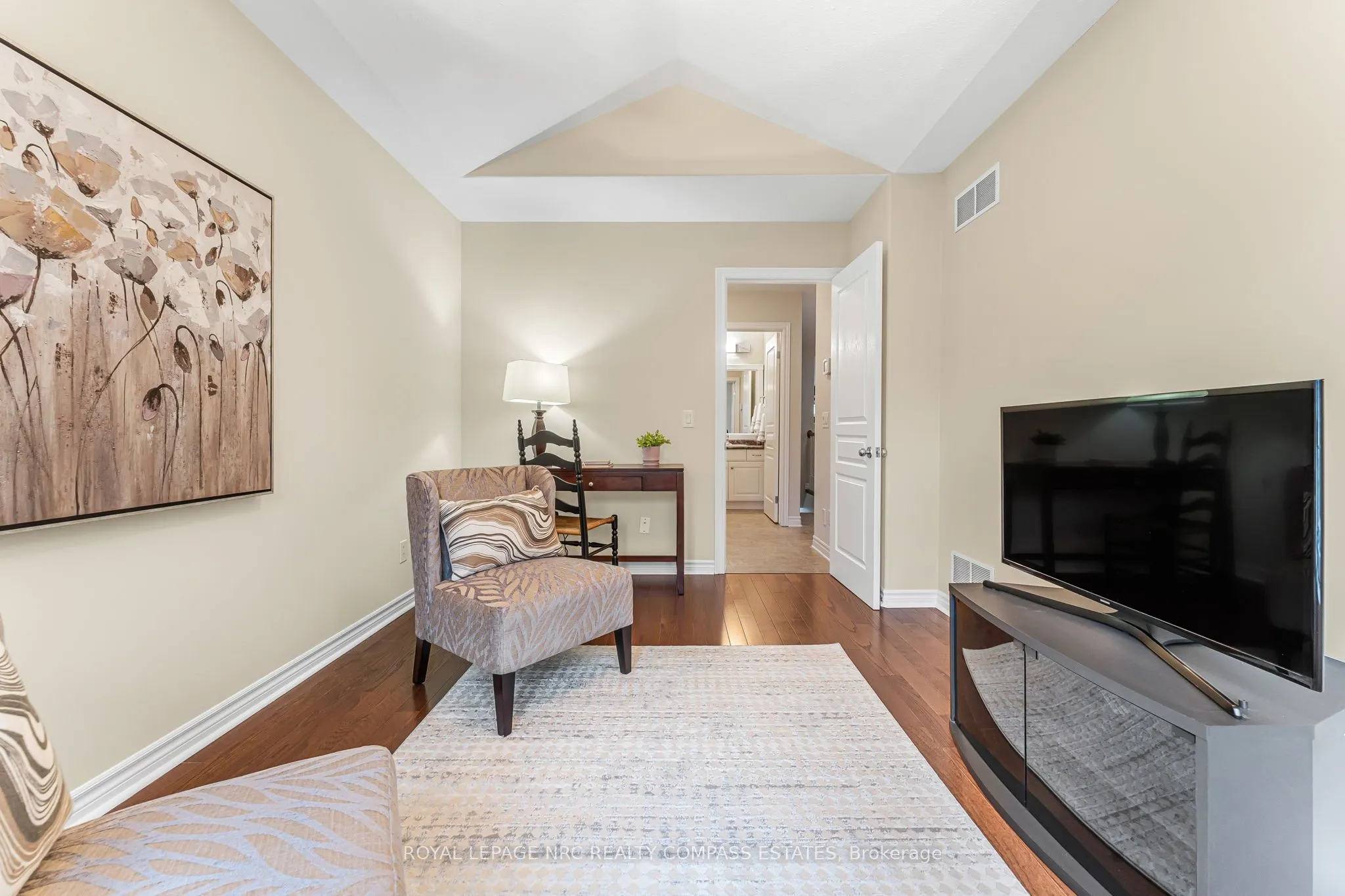 605 Welland Avenue, #48