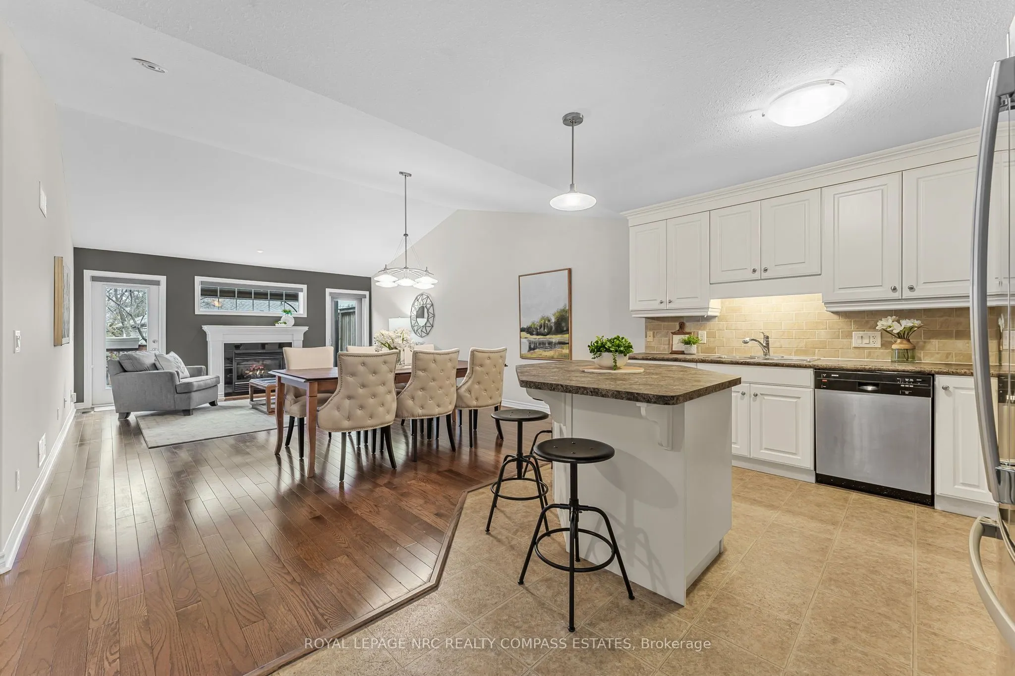 605 Welland Avenue, #48