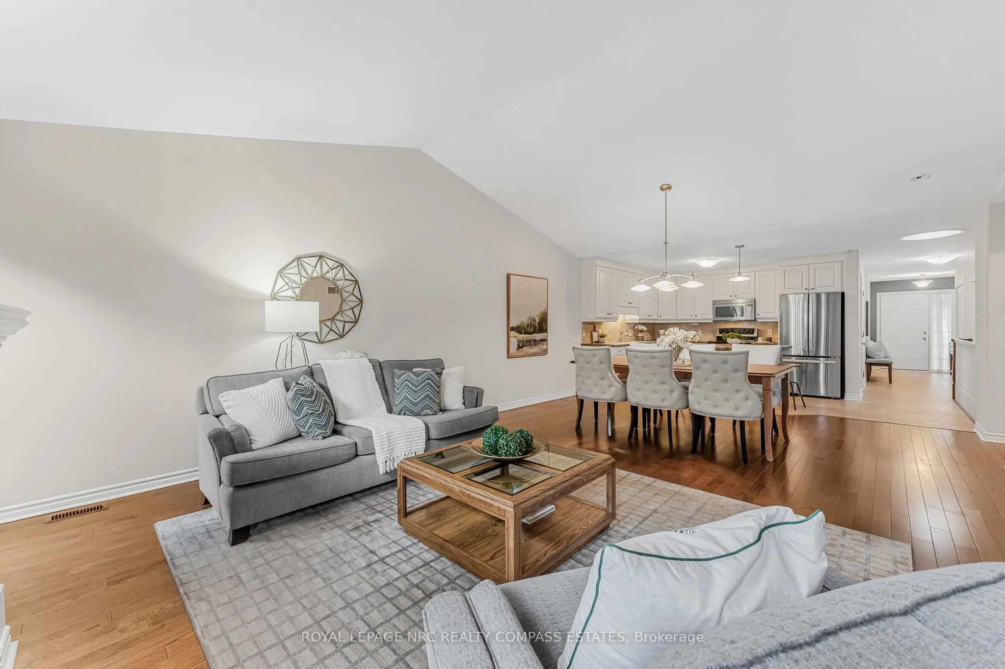 605 Welland Avenue, #48