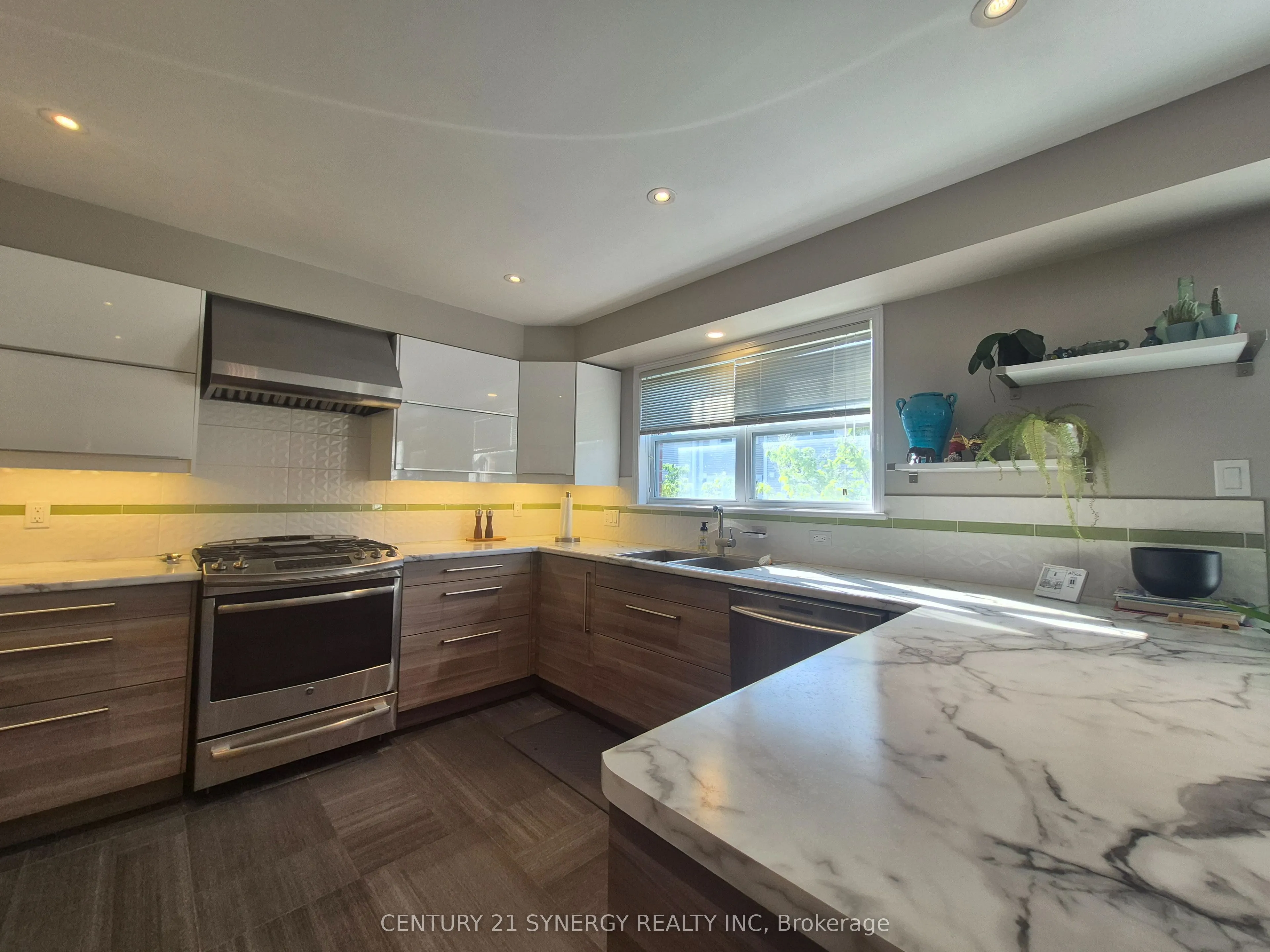 14 Kingsbridge Private