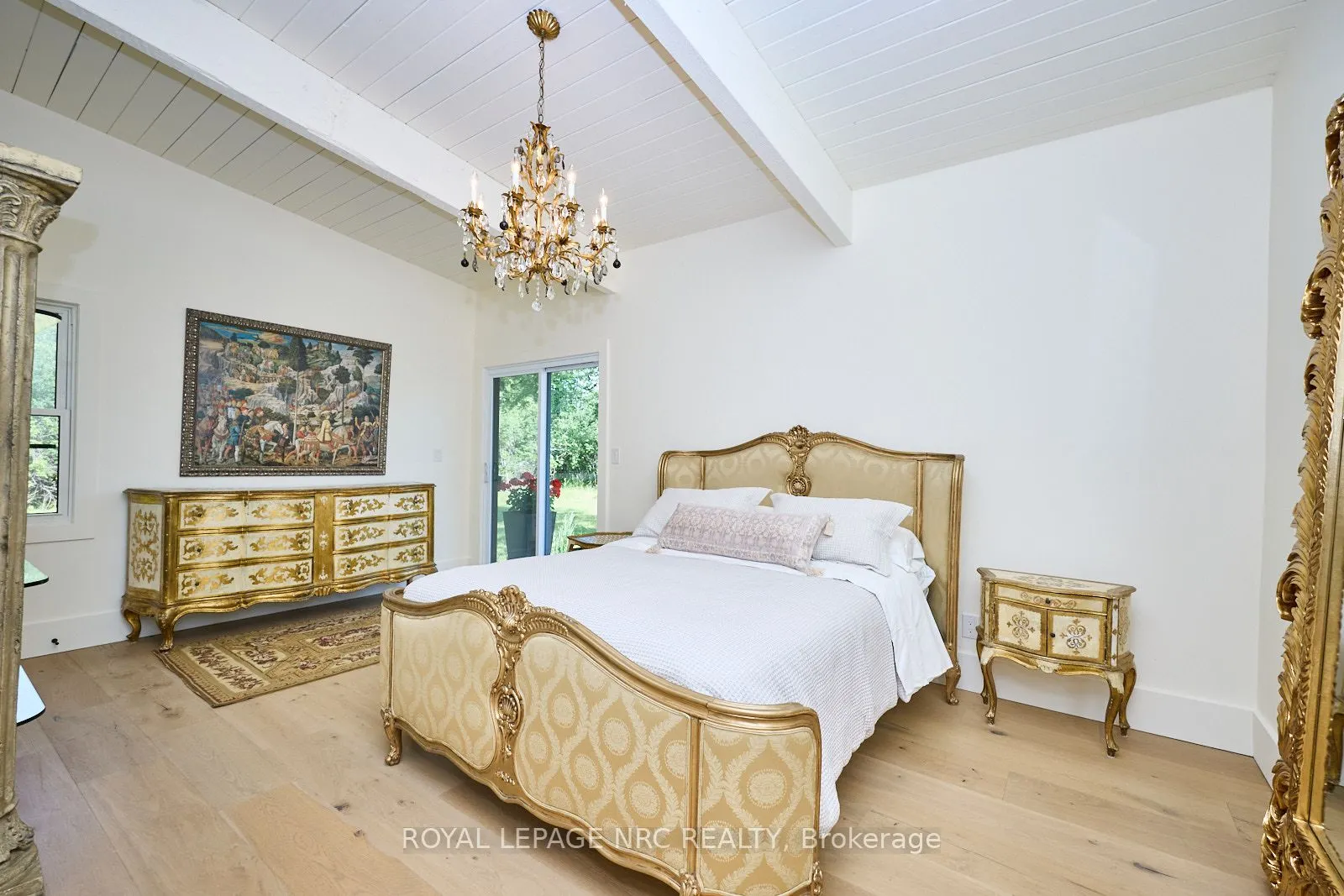 1904 MacDonald Drive