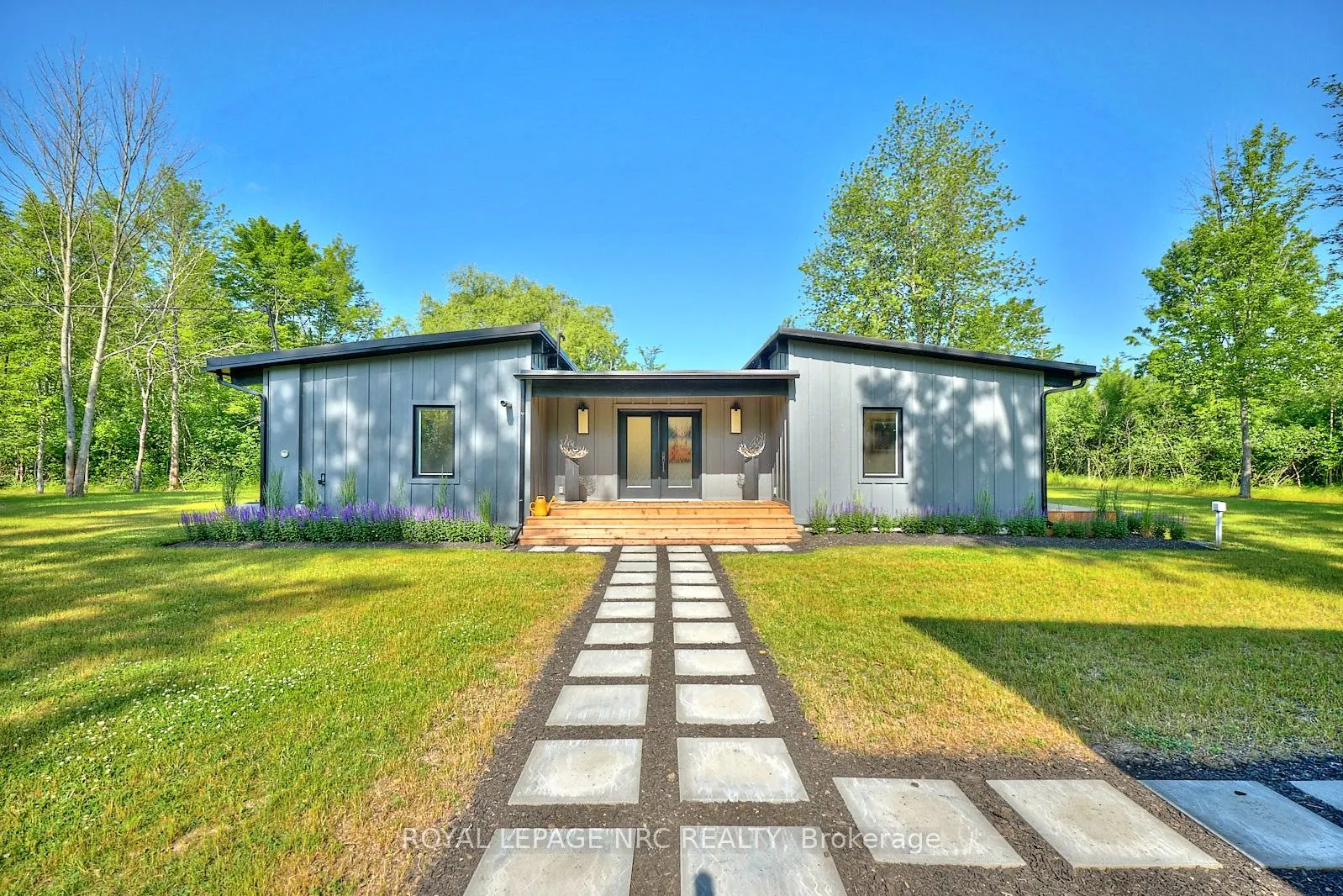 1904 MacDonald Drive