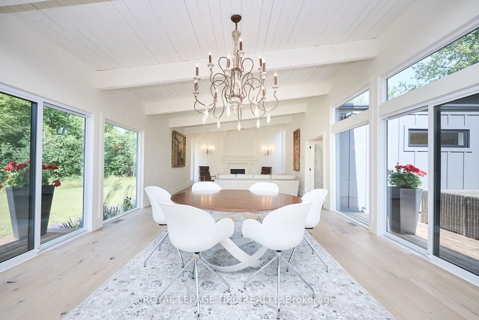 1904 MacDonald Drive
