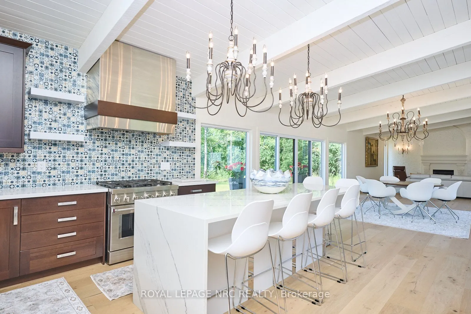 1904 MacDonald Drive