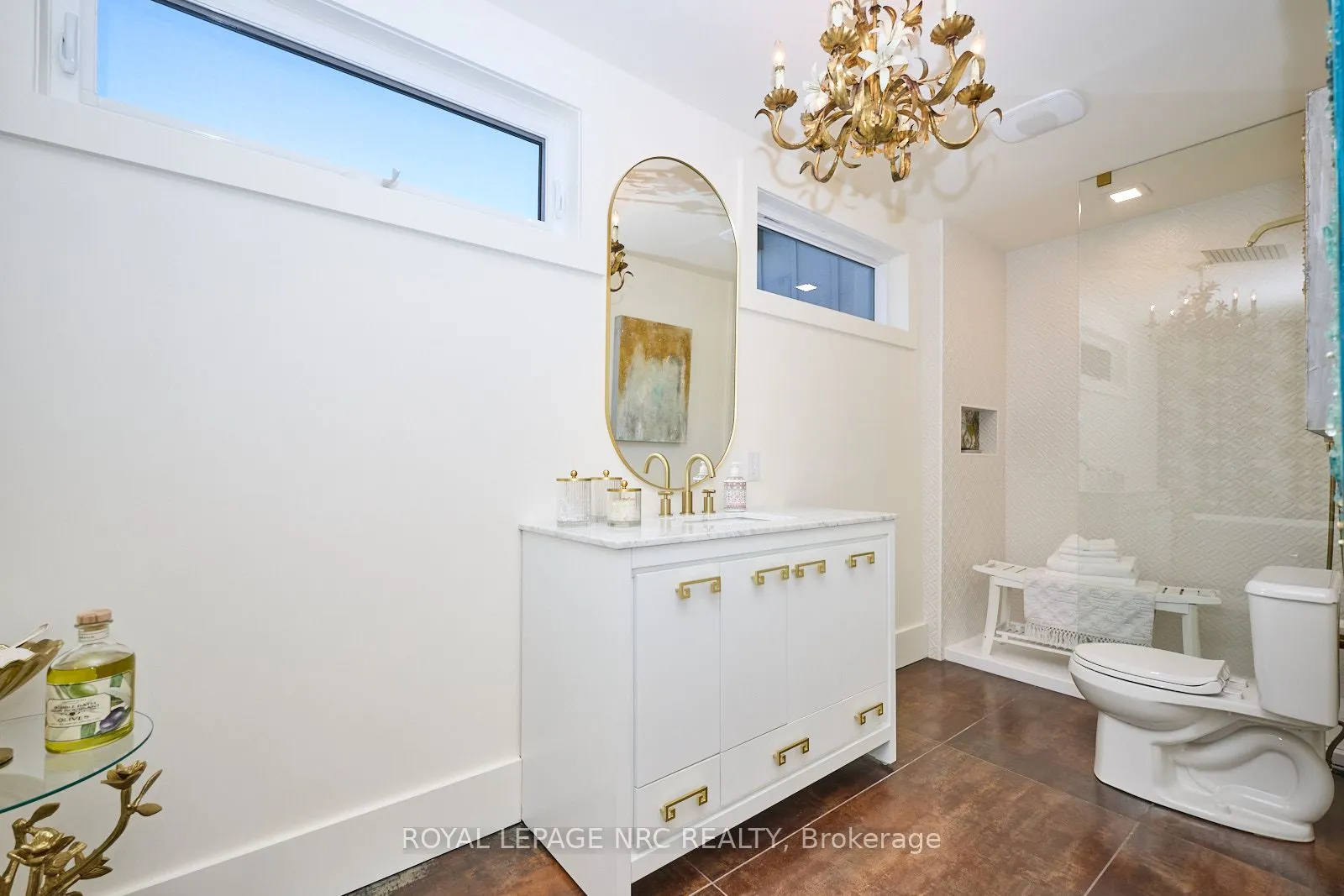 1904 MacDonald Drive