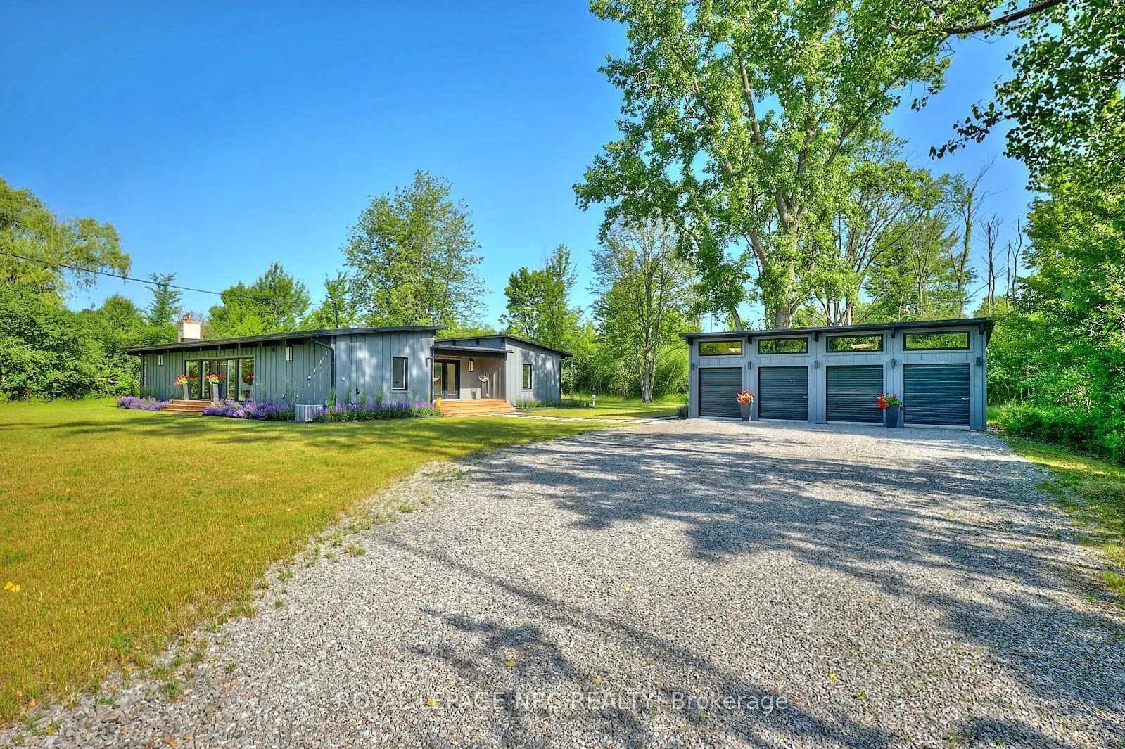 1904 MacDonald Drive