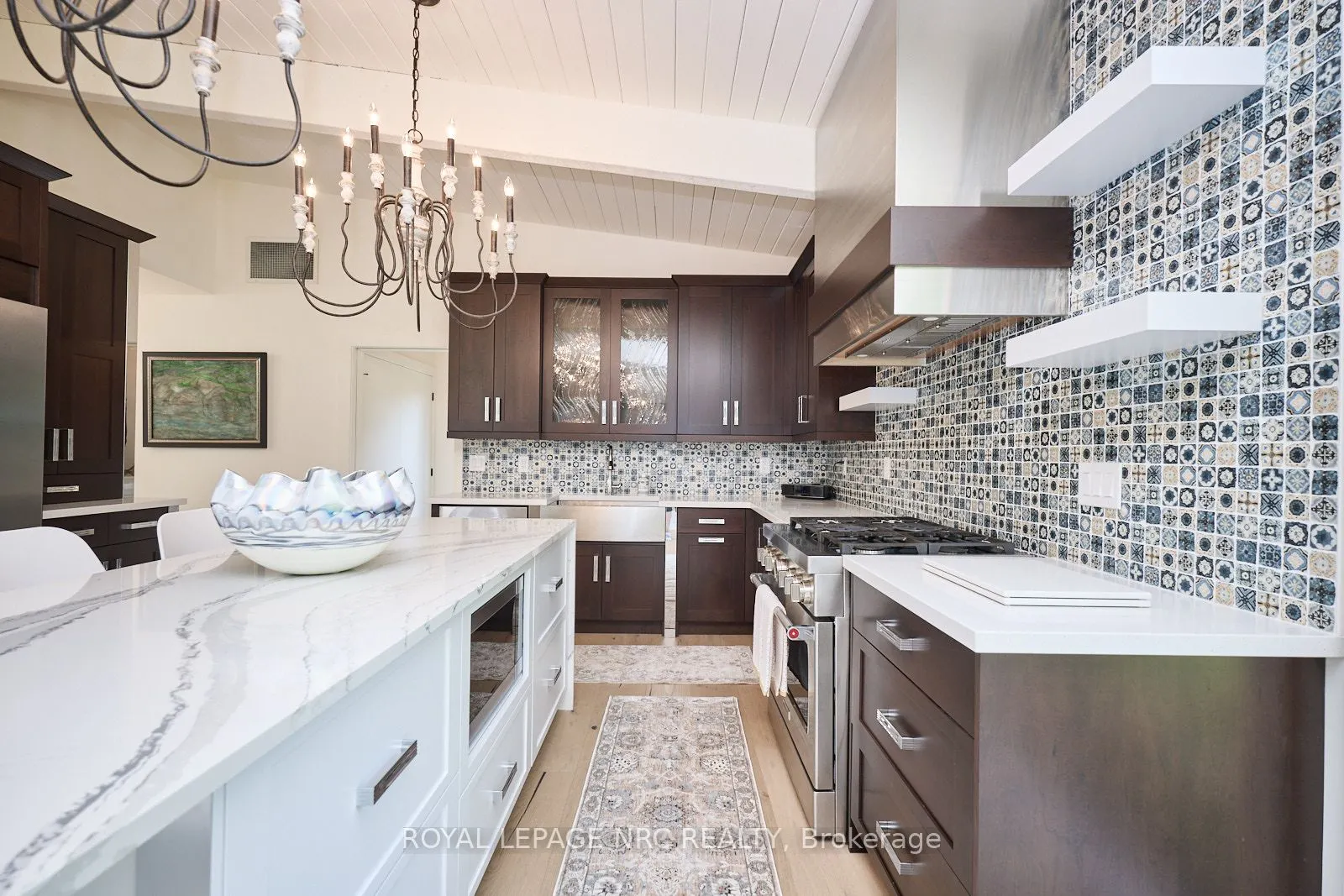 1904 MacDonald Drive