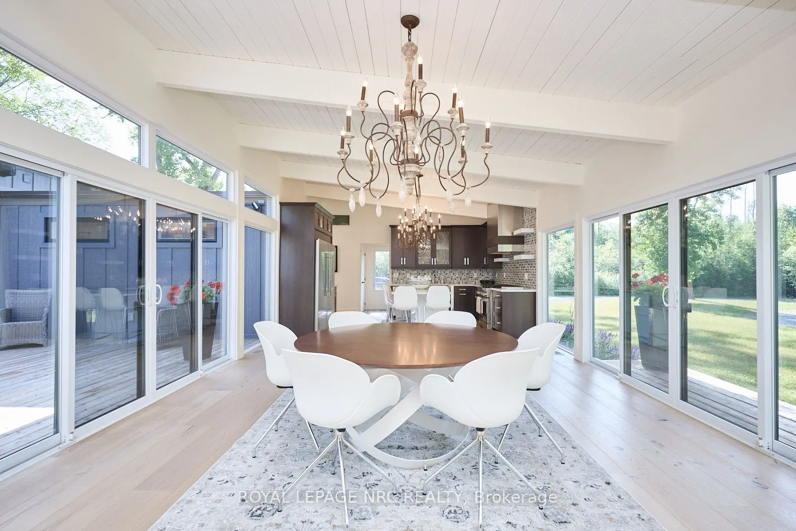 1904 MacDonald Drive