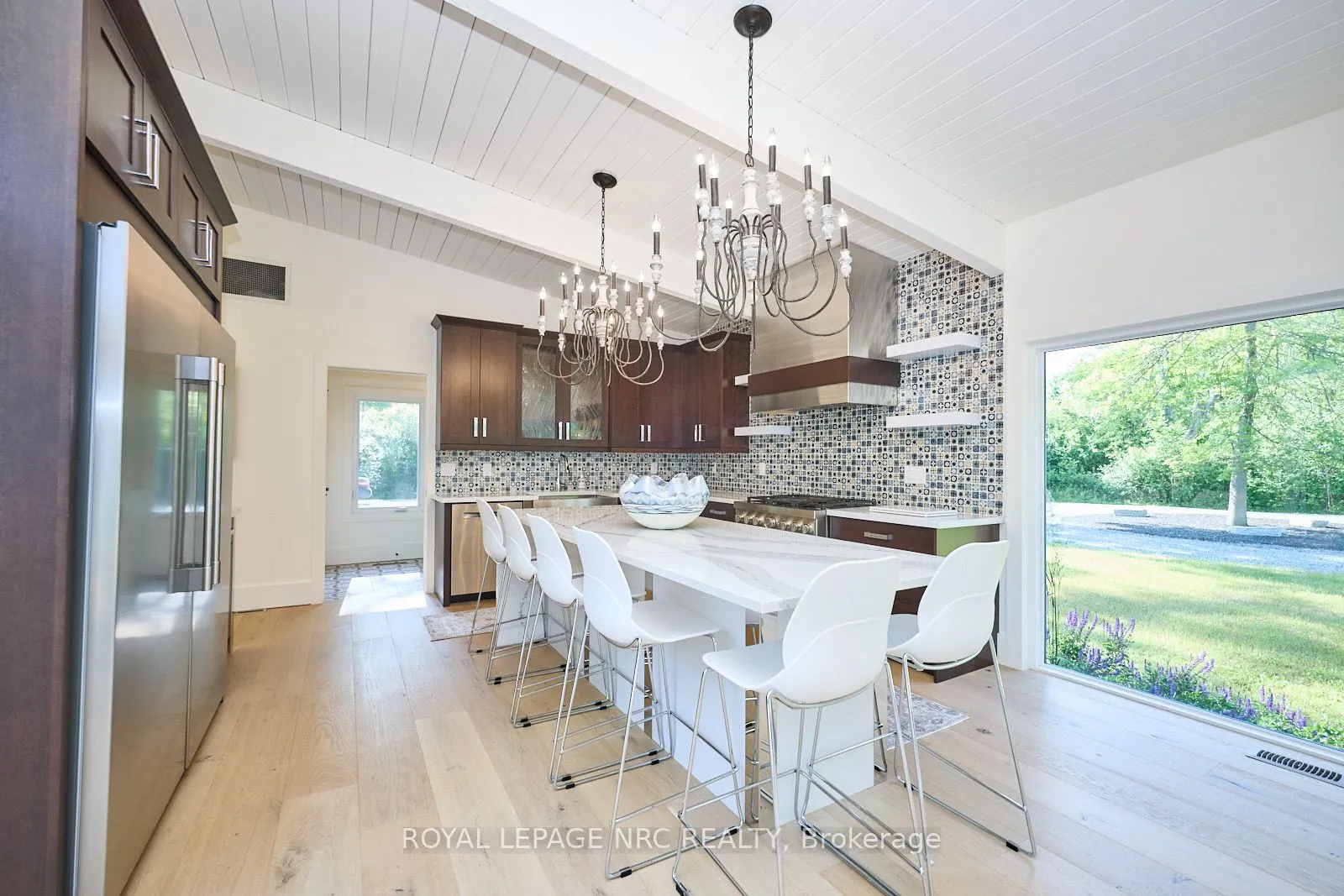 1904 MacDonald Drive