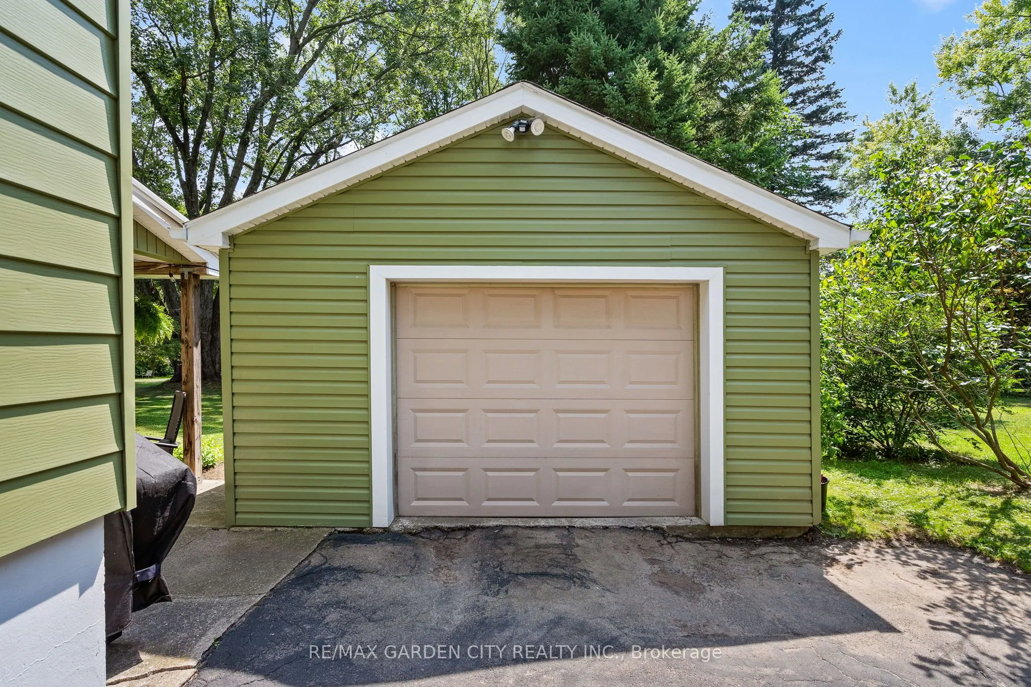 83 Summerlea Avenue