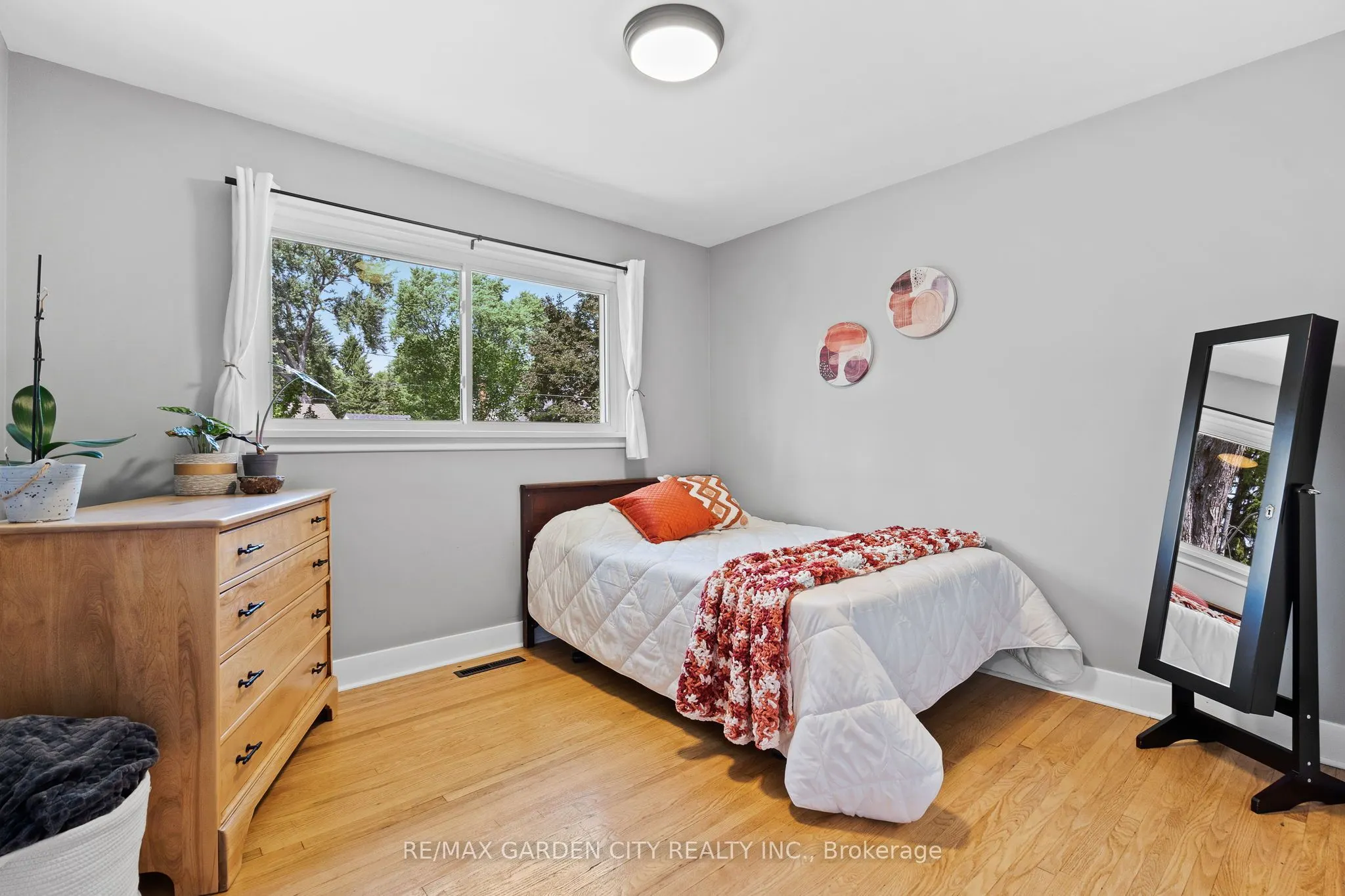 83 Summerlea Avenue