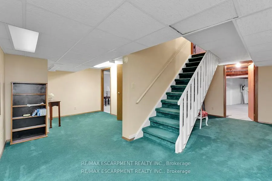 35 Haldimand Road 17