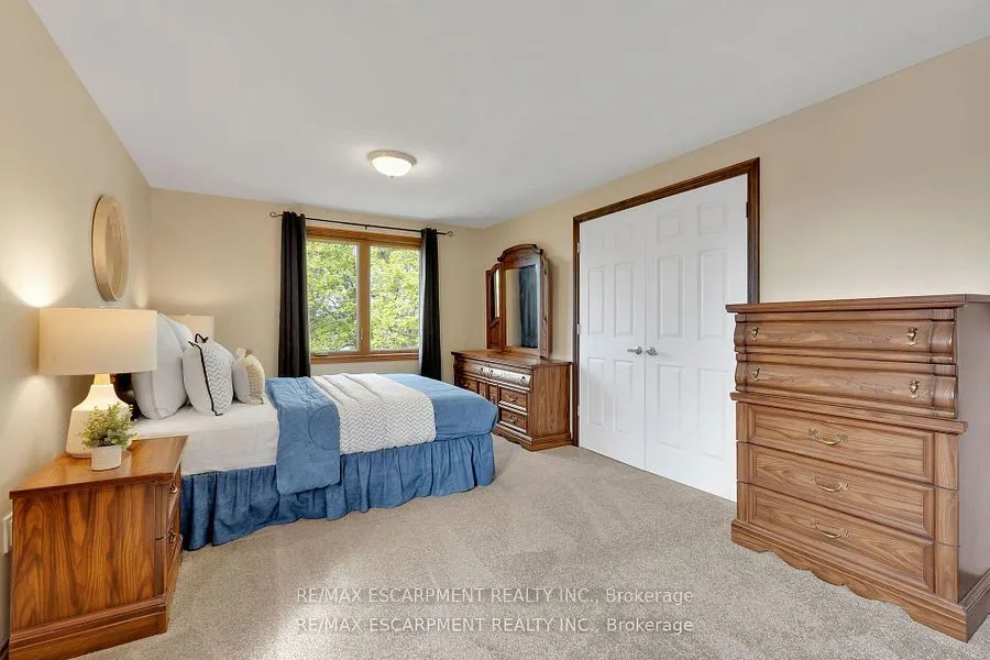 35 Haldimand Road 17